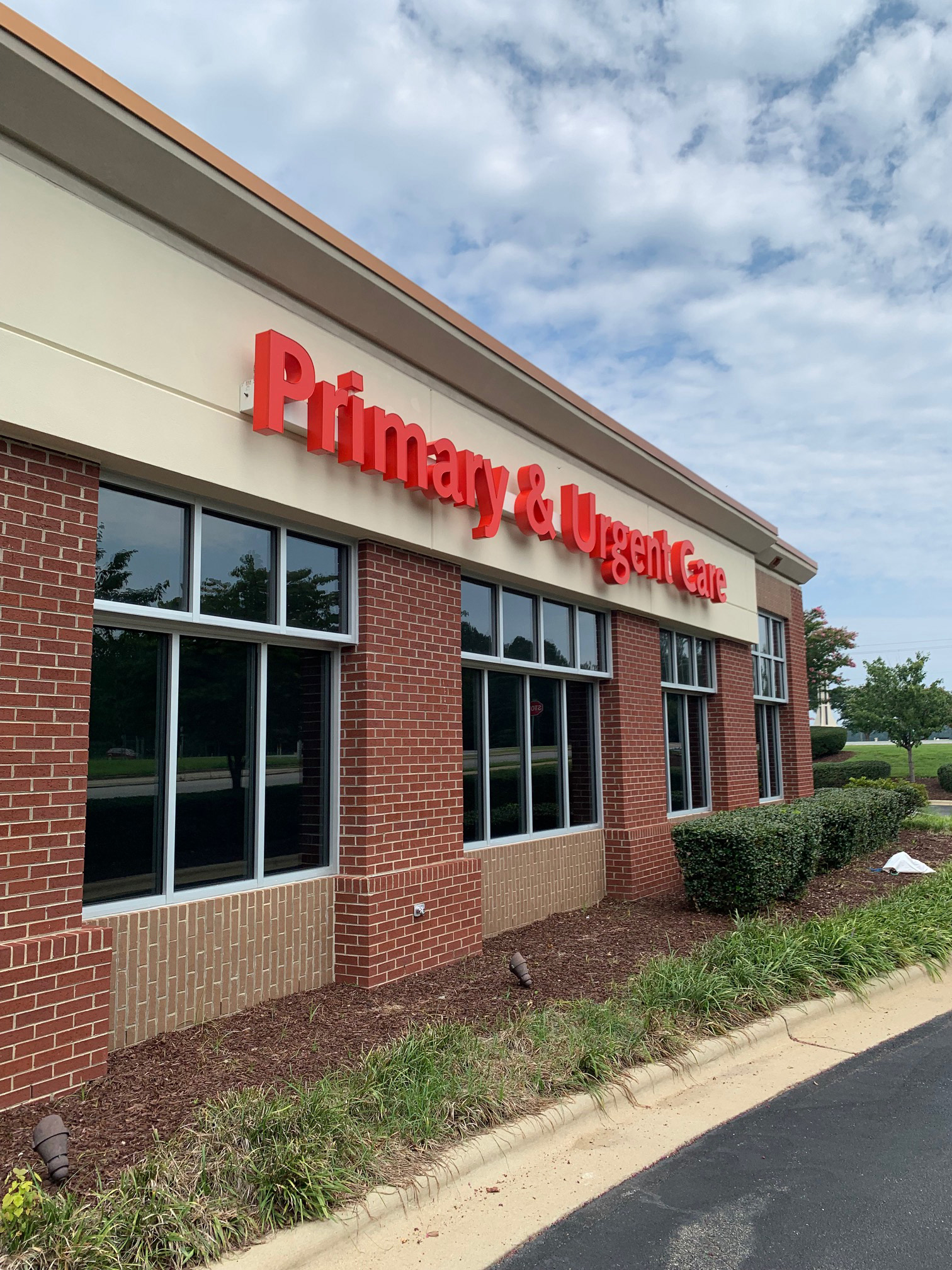 WakeMed MyCare 365 • Garner, NC • Side Raceway Text (Illuminated)