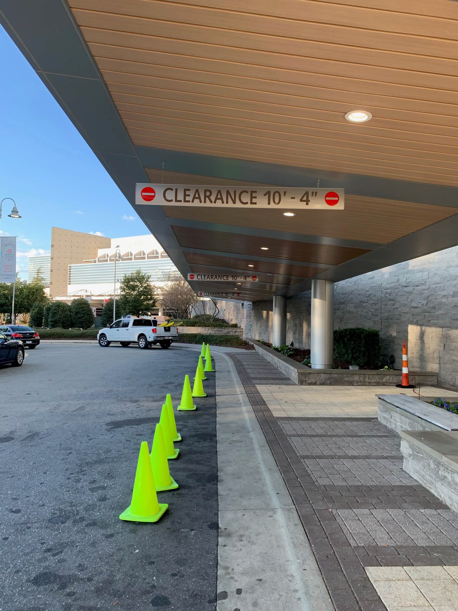 E Tower entrance clearance overheads (suspended) • WakeMed Raleigh Campus • Raleigh, NC