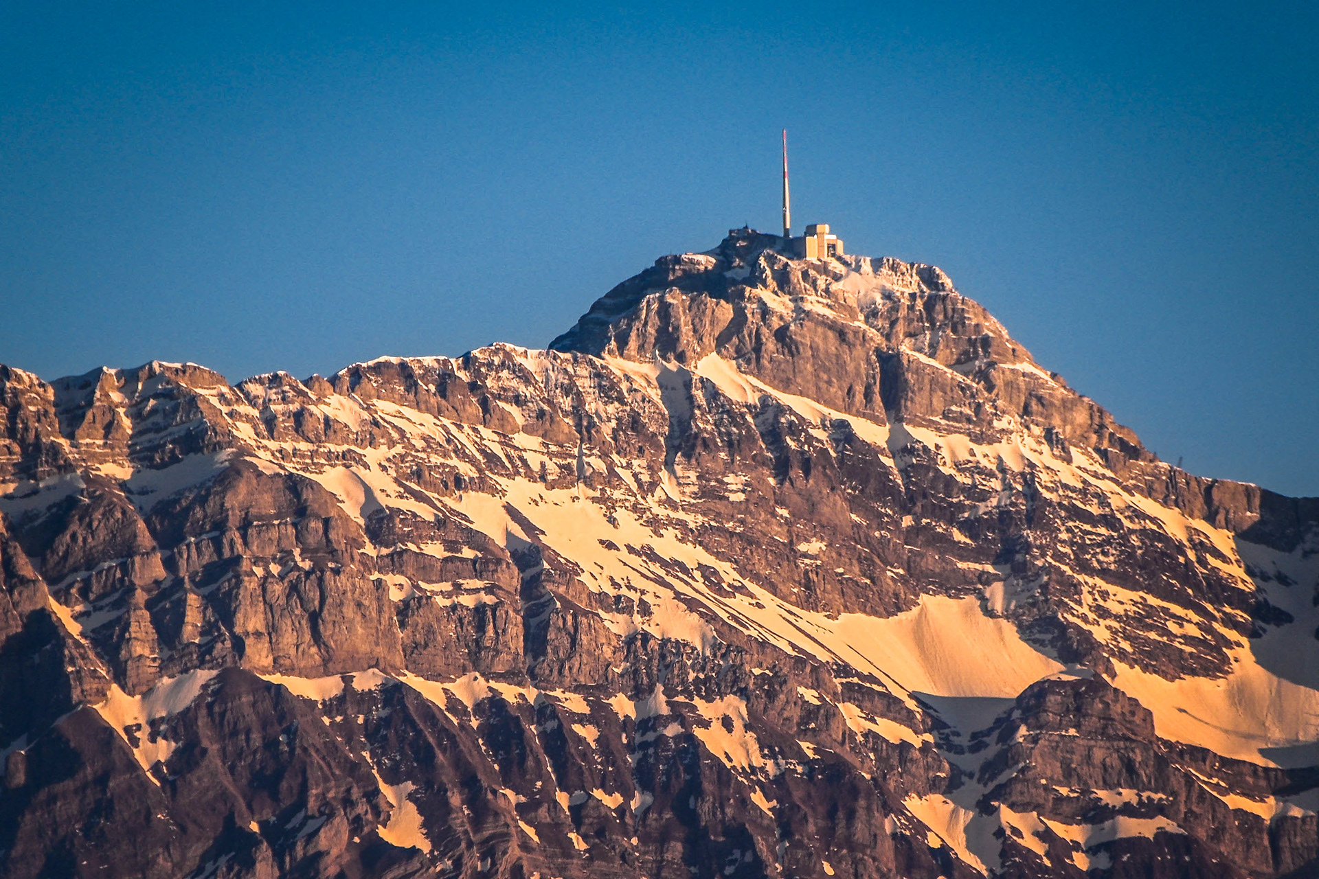 Der Säntis in goldener Stunde