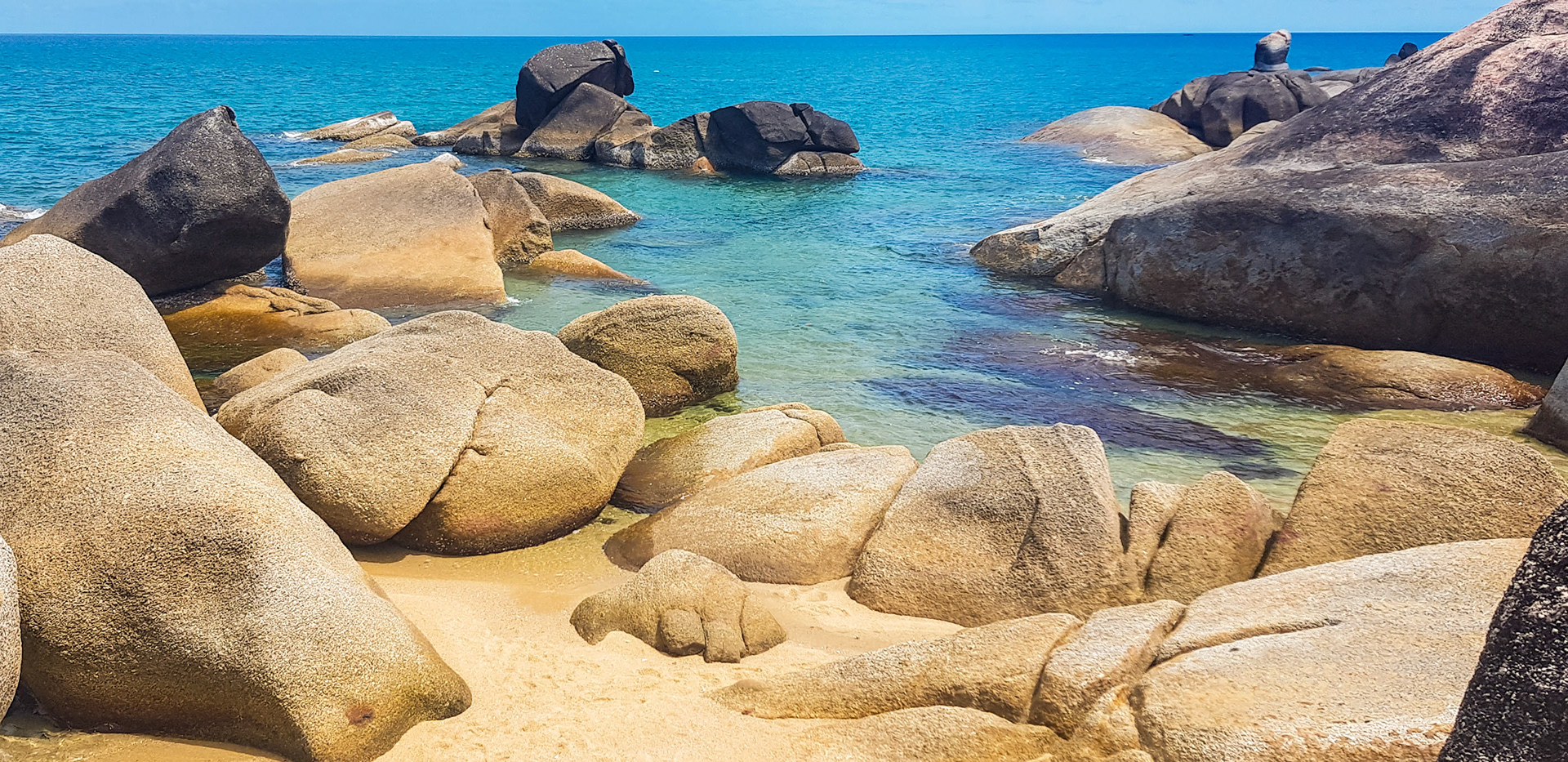 Tropisches Insel-Feeling: Koh Samuis Küstenfelsen