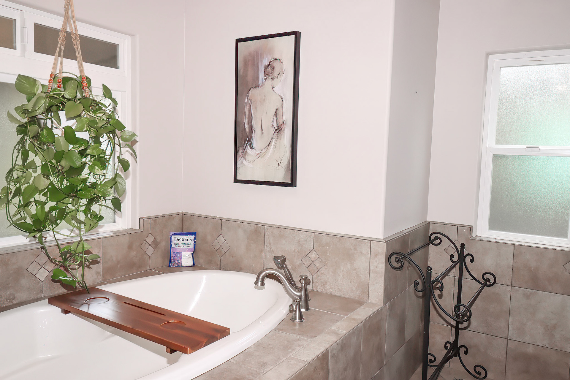 Honeymoon (King) Suite