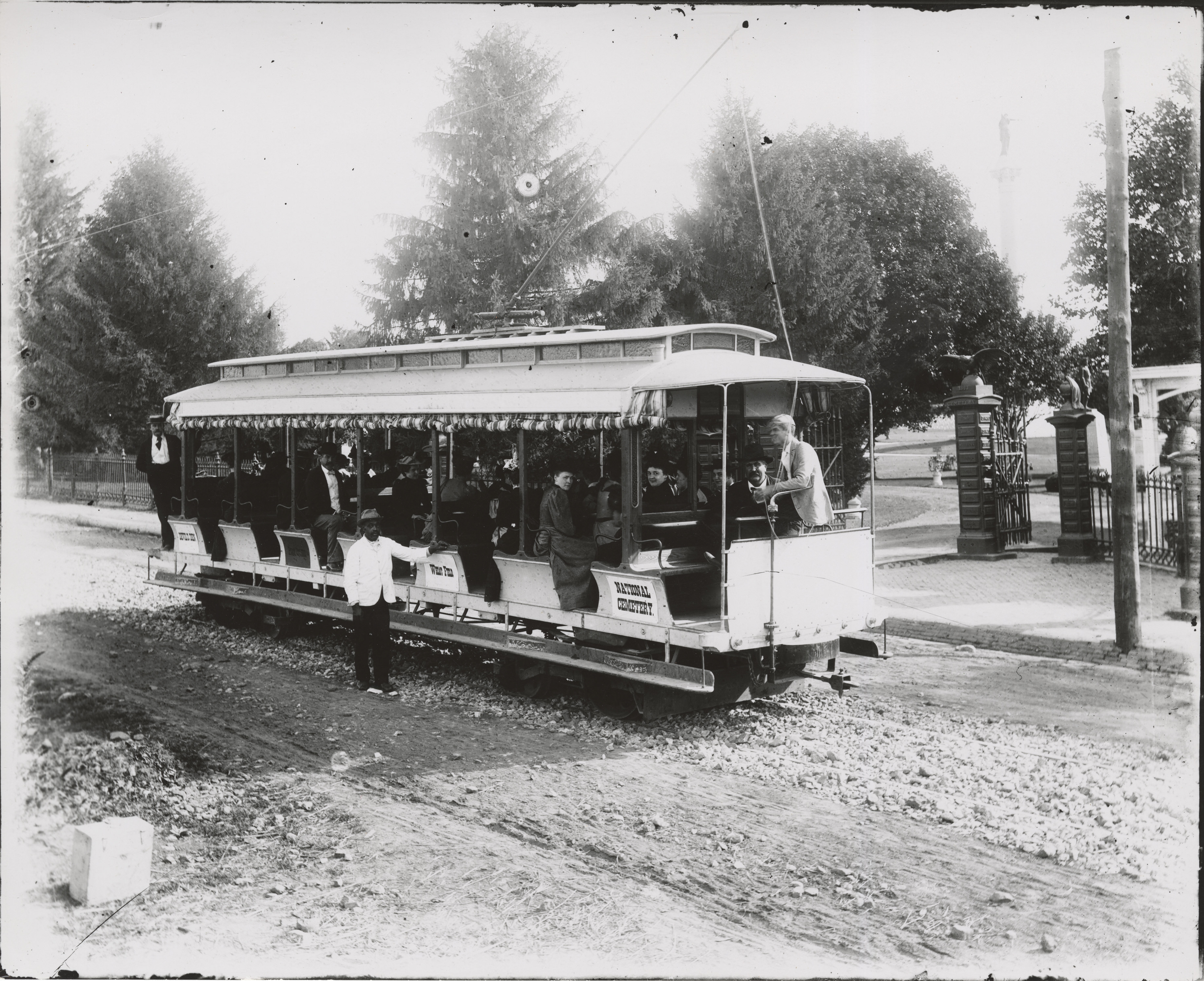 Electric trolley at the Soldiers' National Cemetery Baltimore St. entrance. NPS GNMP Library