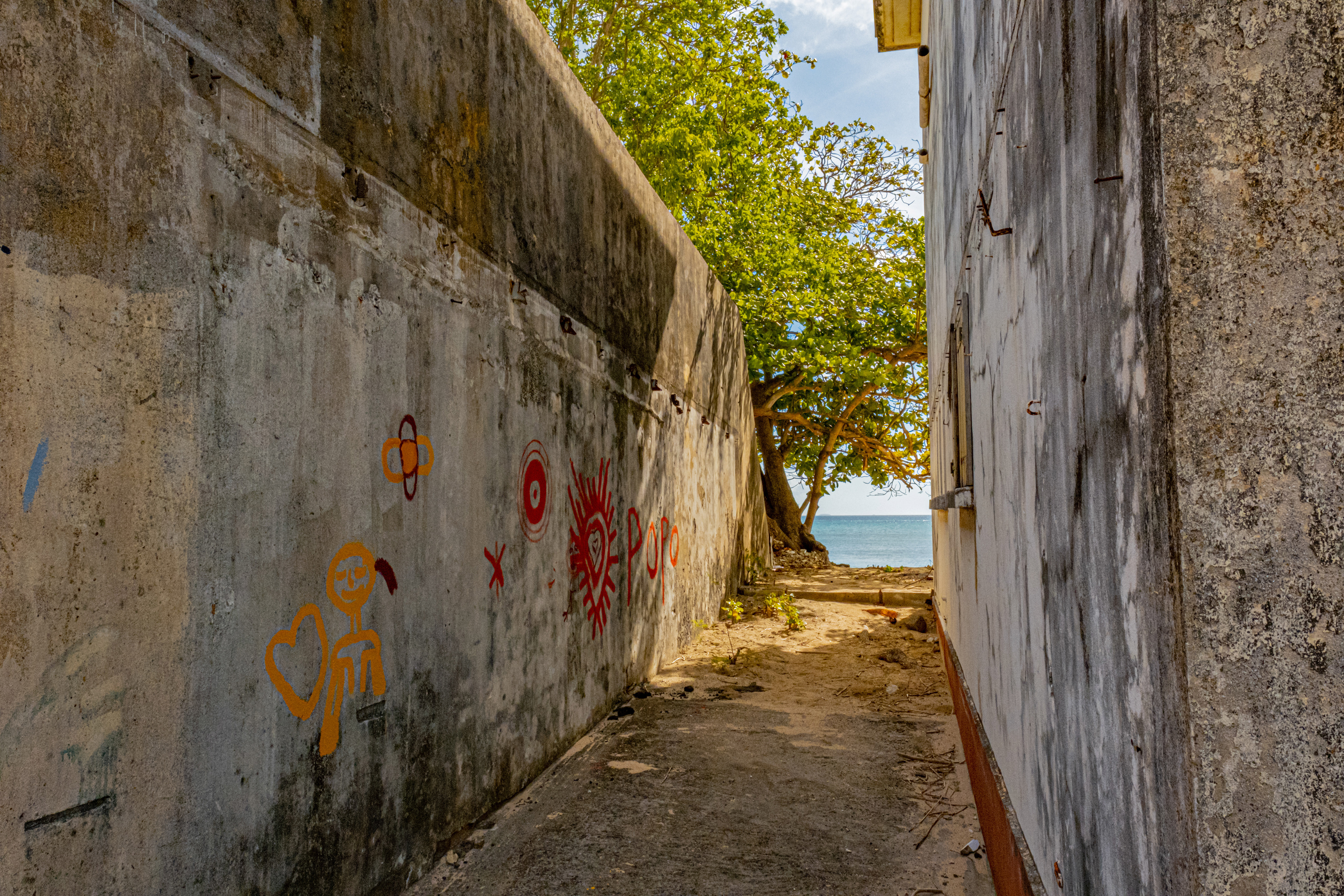 Passage vers la plage — Port-Louis