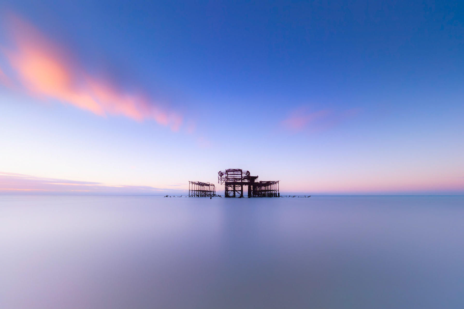 FLAT CALM | West Pier | Sunrise | Brighton, East Sussex, UK