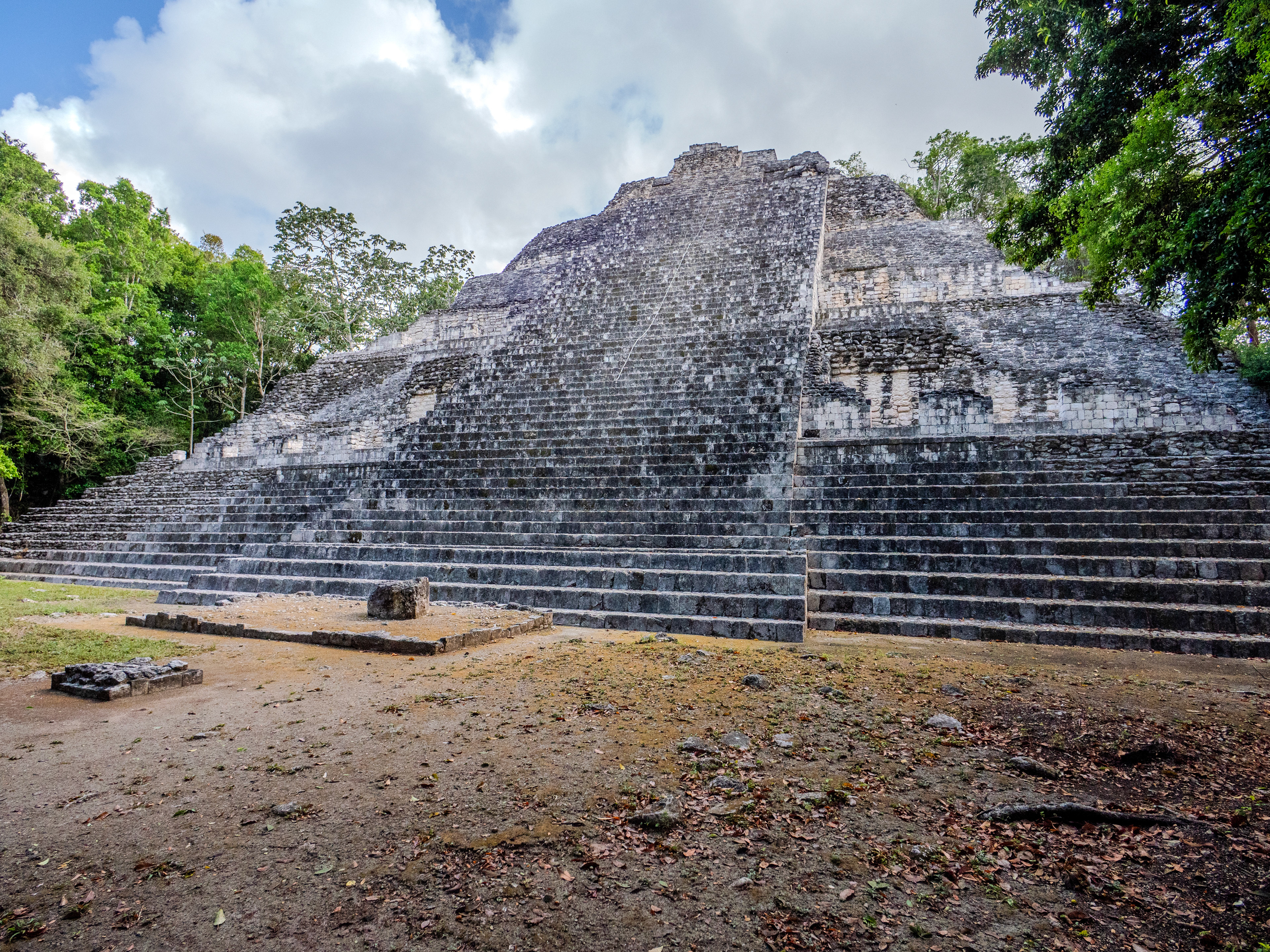 Pyramide (structure IX)