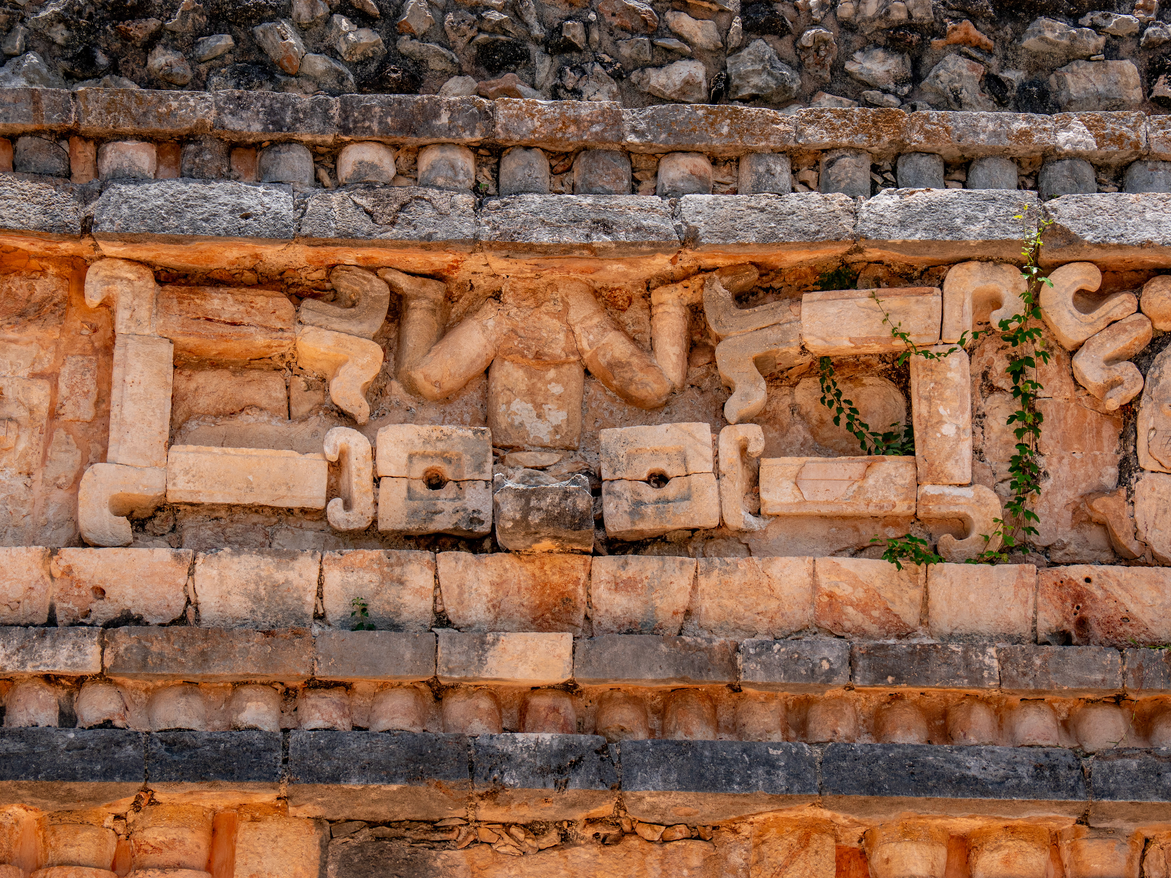 détail : le dieu a tête renversée