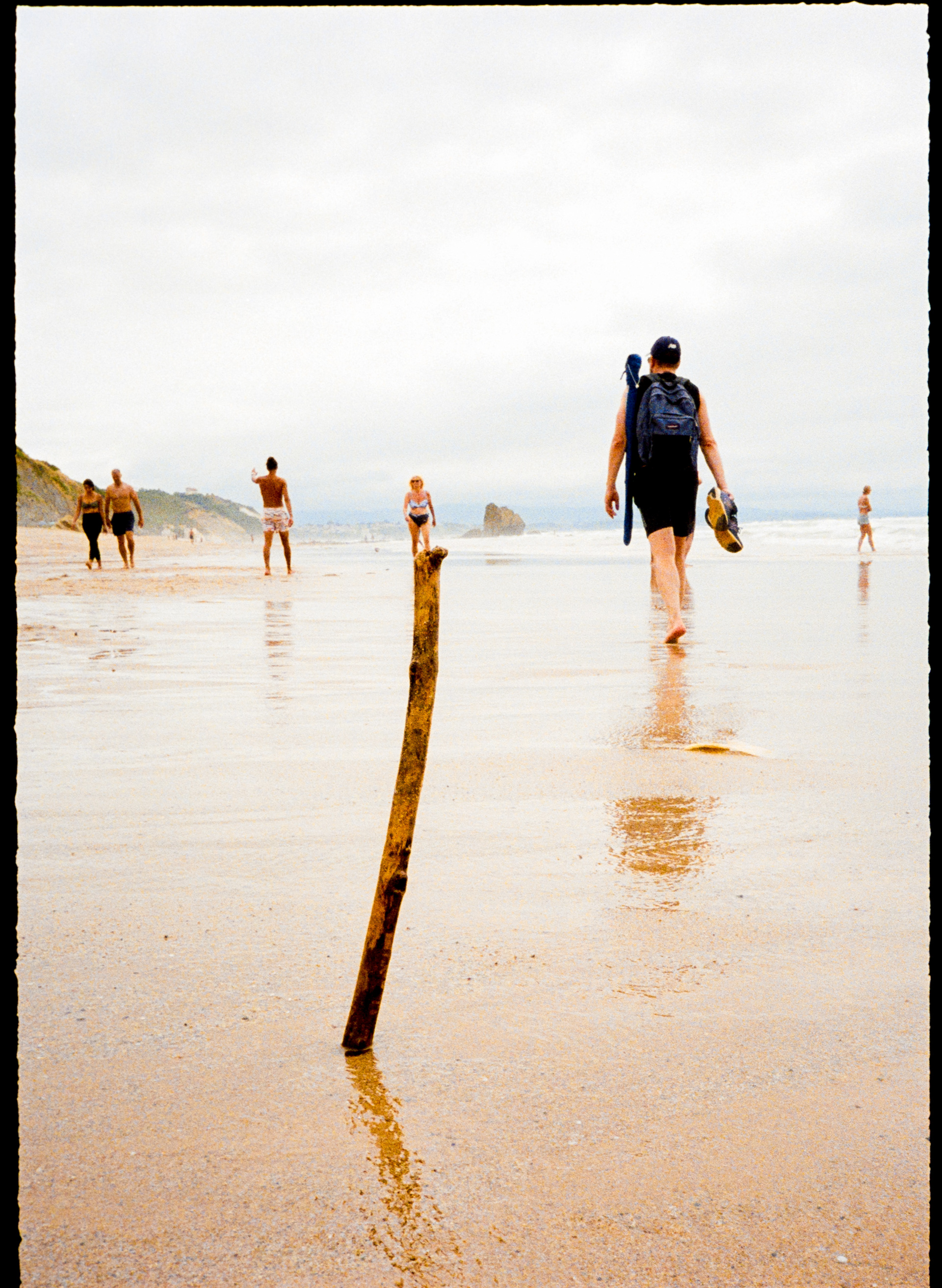 Plage d'Ilbarritz. Pentax 17, portra 160