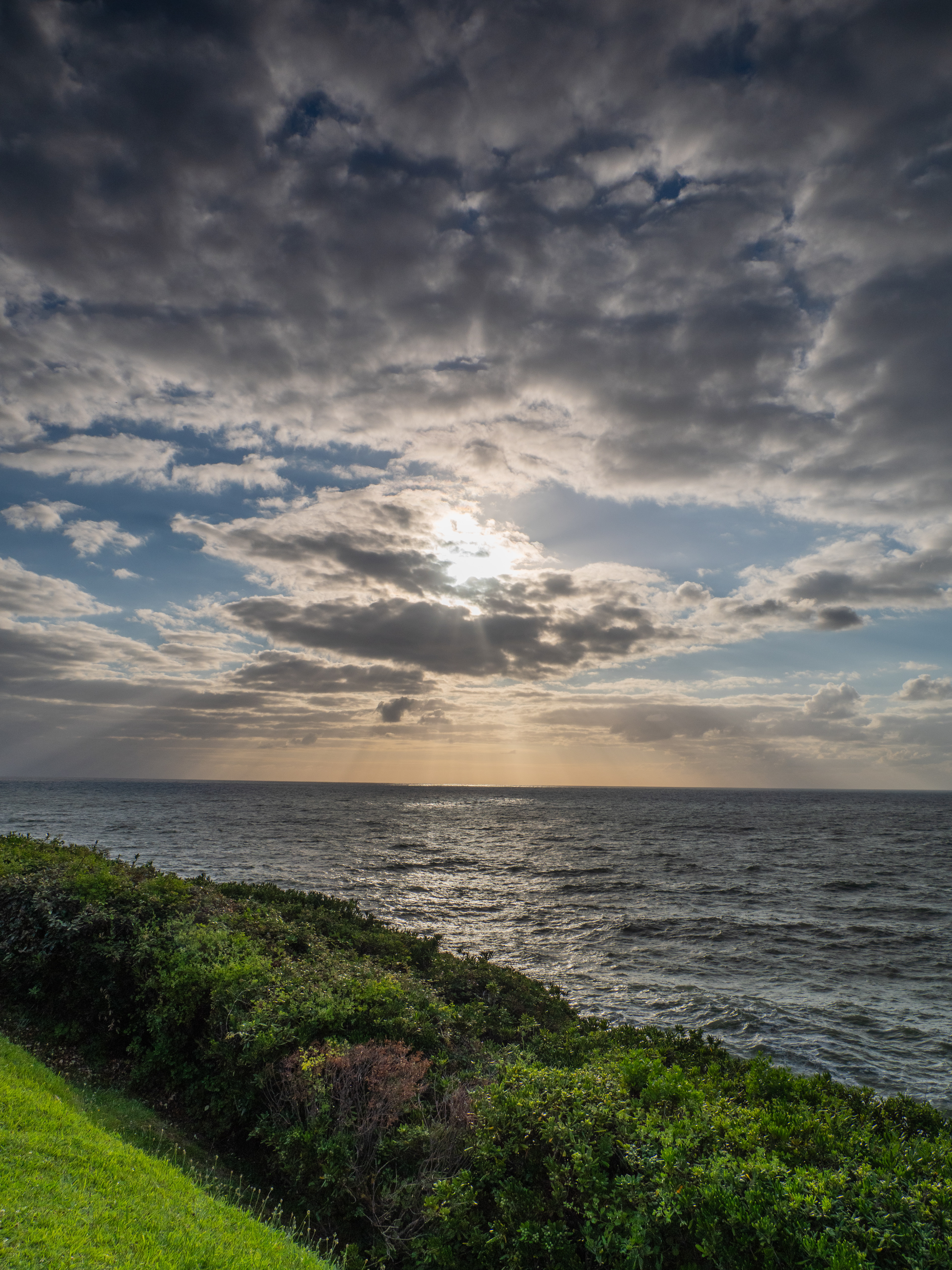 FIn d'après midi, esplanade du phare, à la limite de Anglet