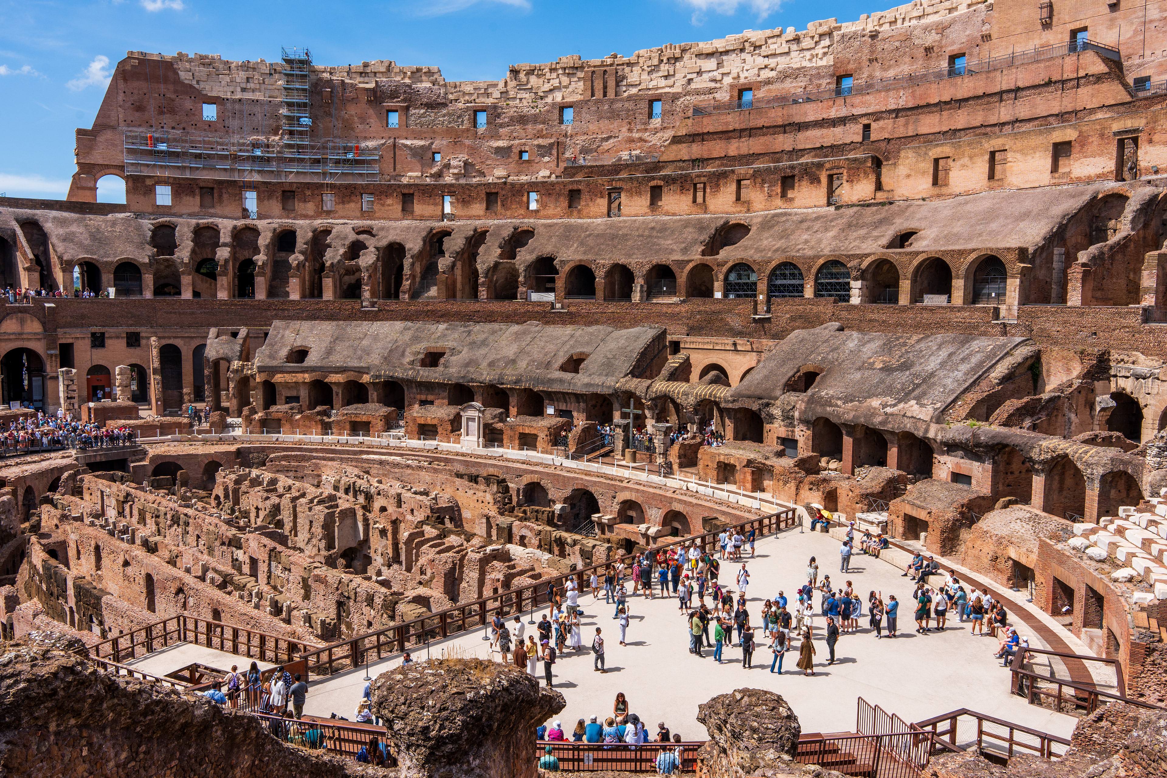 vue intérieur du colisée avec les sous sols et les étages