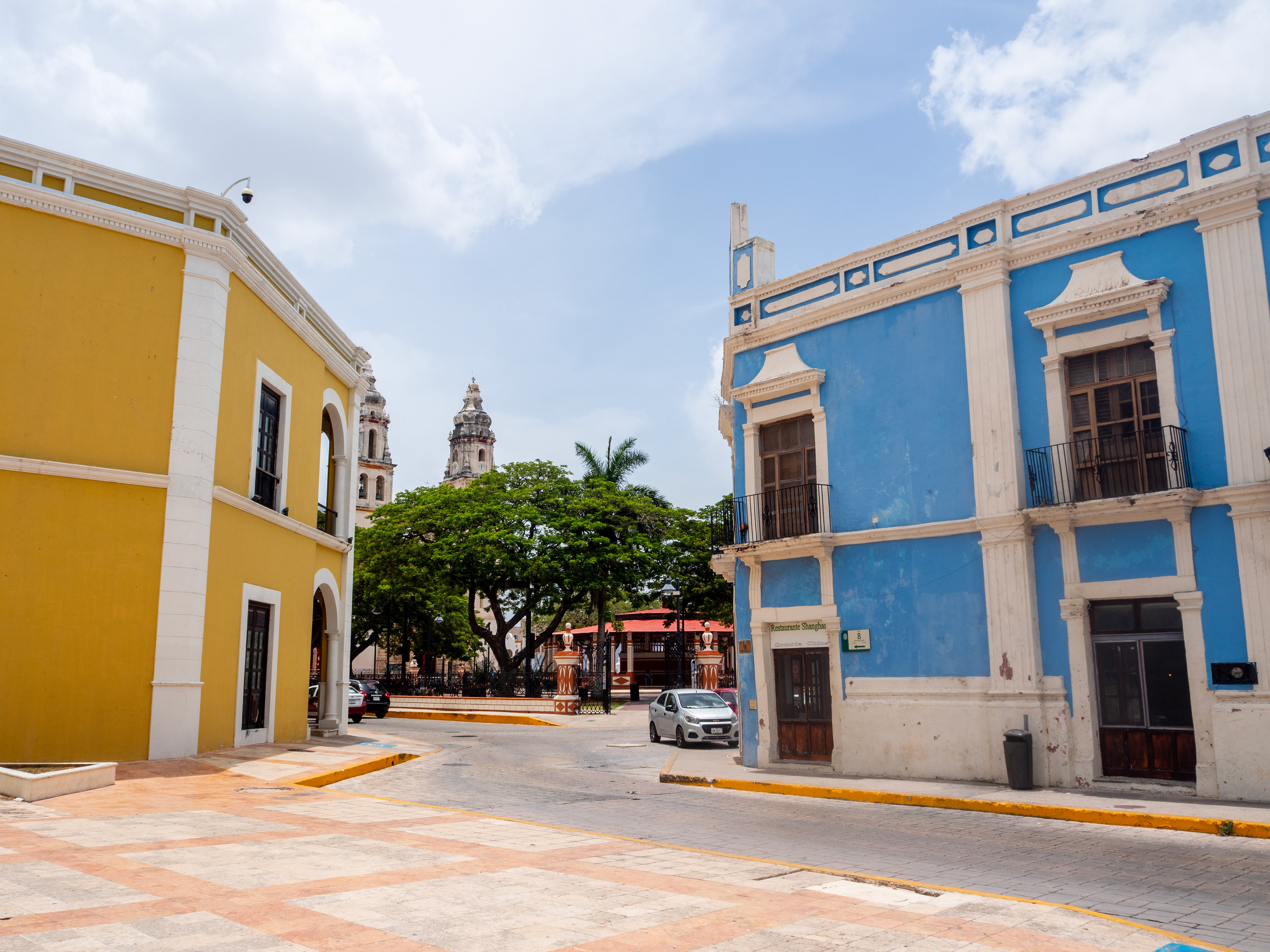Face au musée d'architecture maya