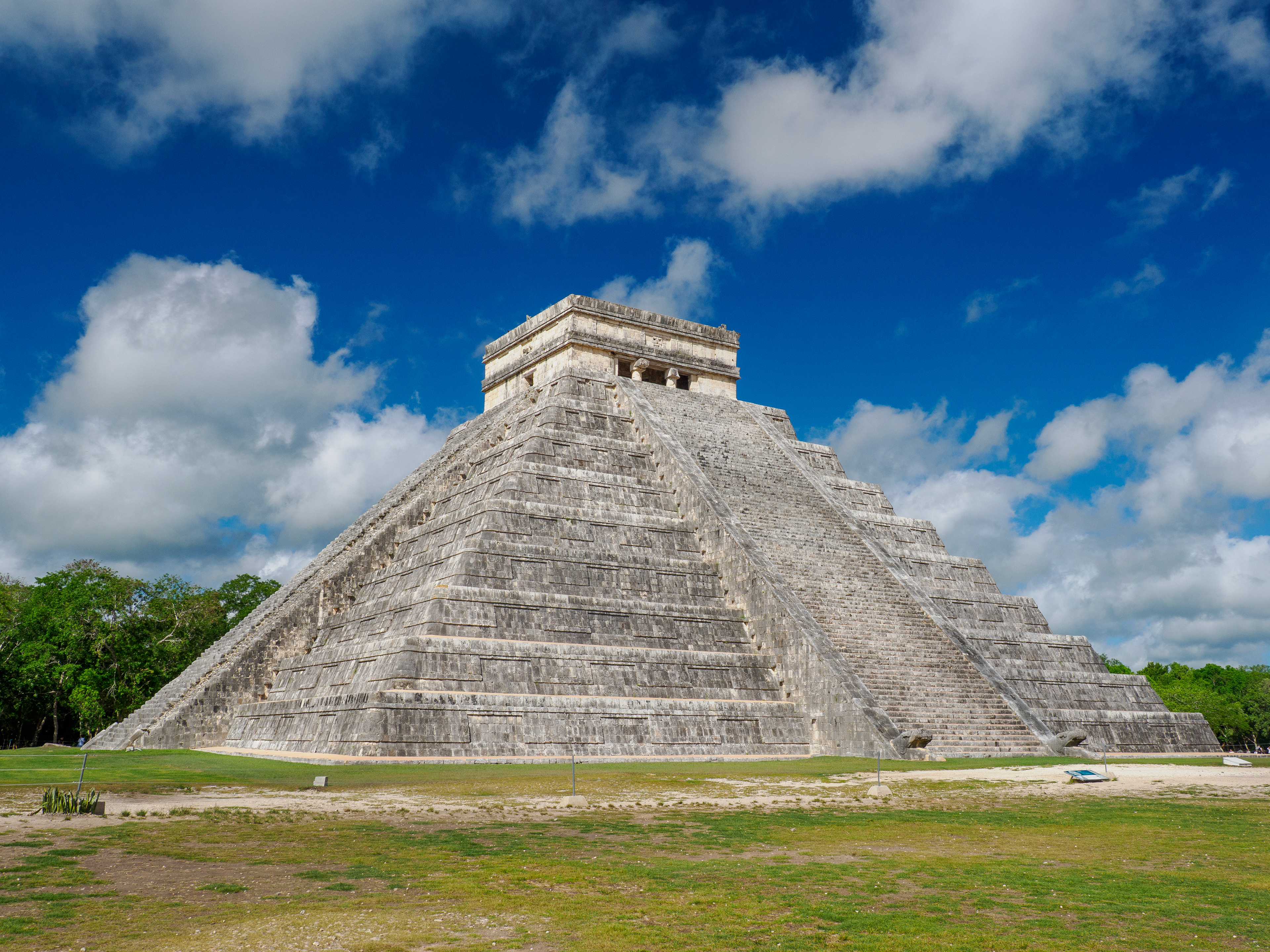 La pyramide de Kukulcán (El Castillo)