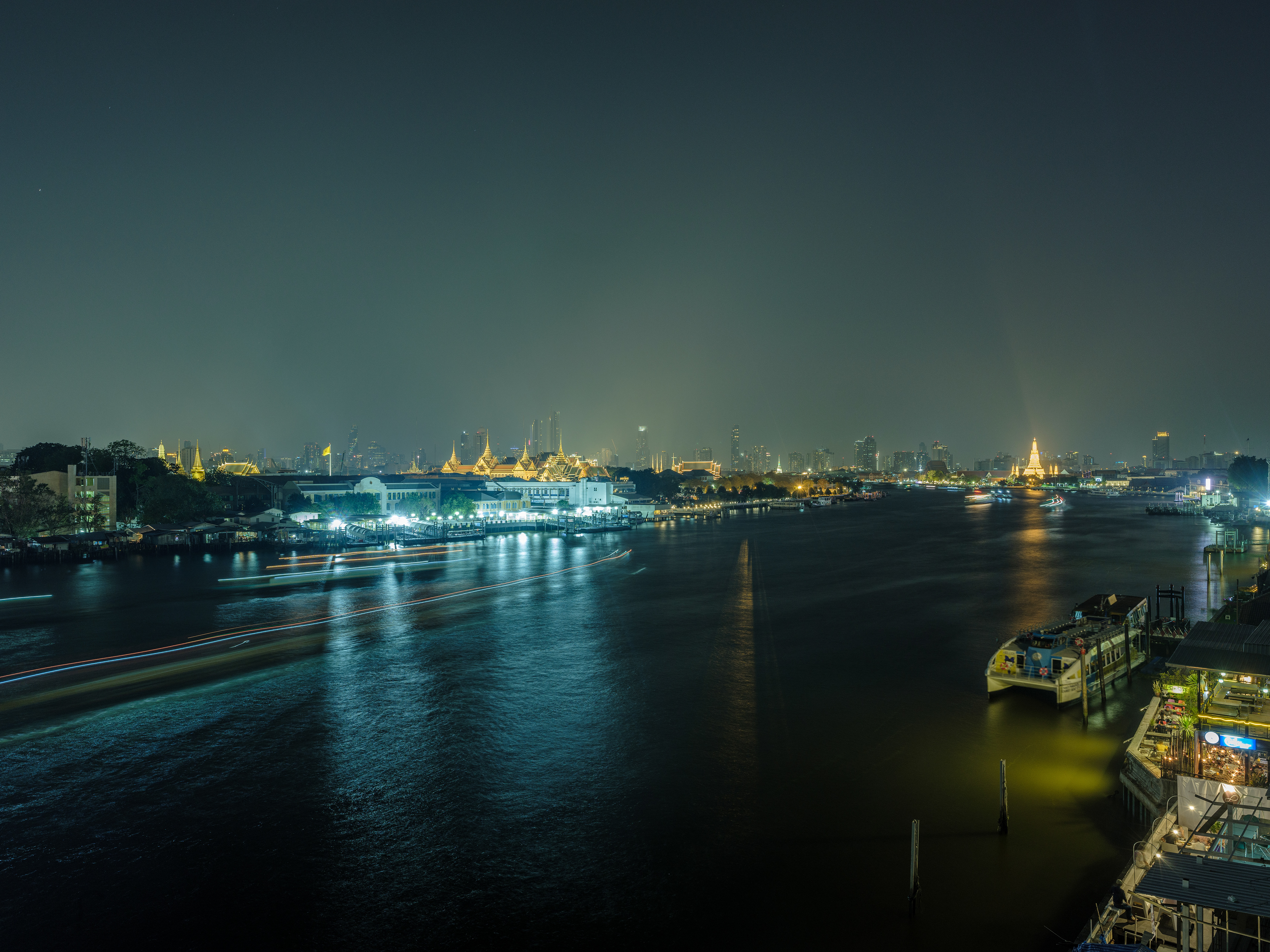 le Palais Royal et le Wat Arun illuminés