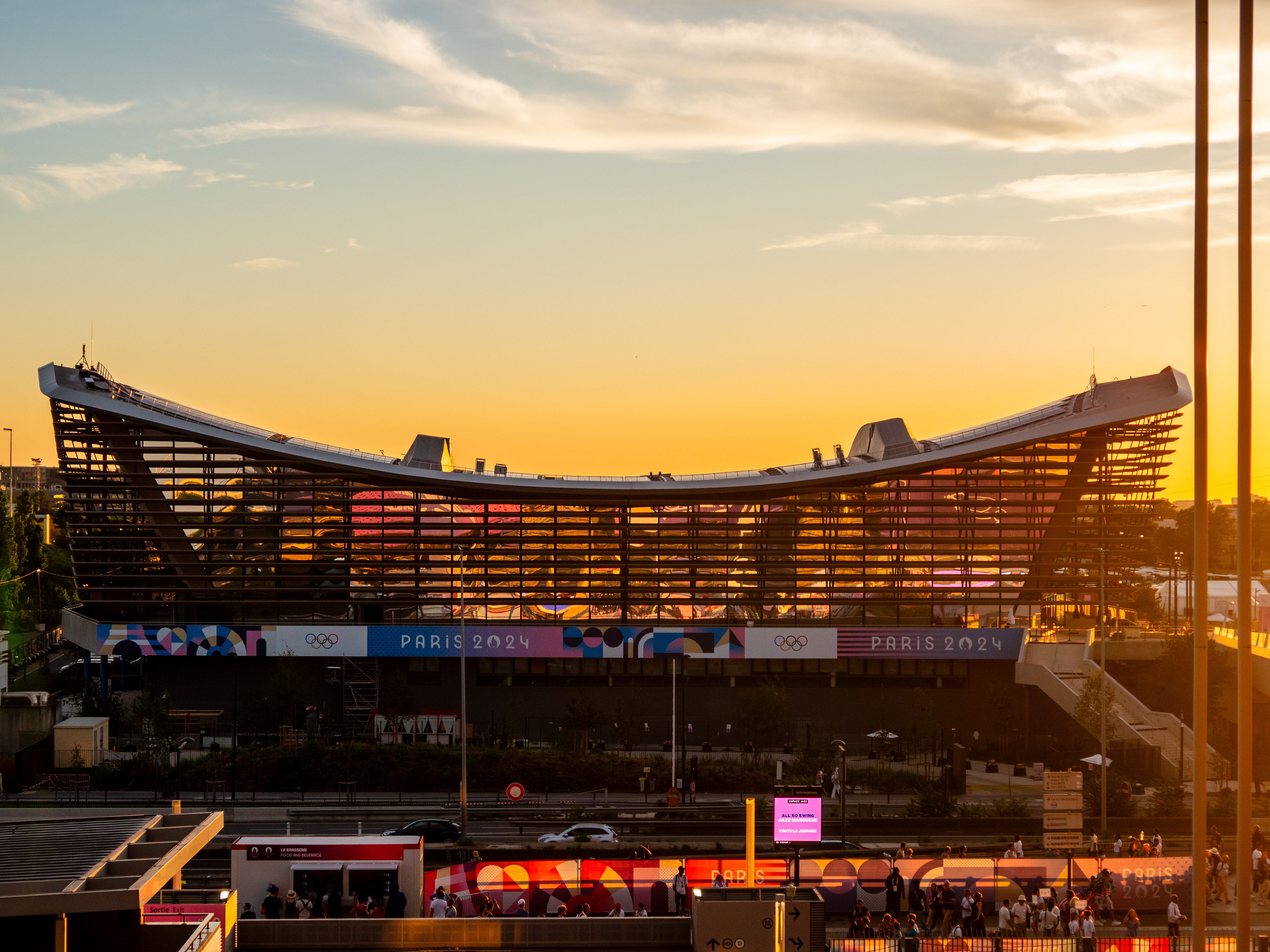 Centre Aquatique de Saint Denis au coucher du soleil