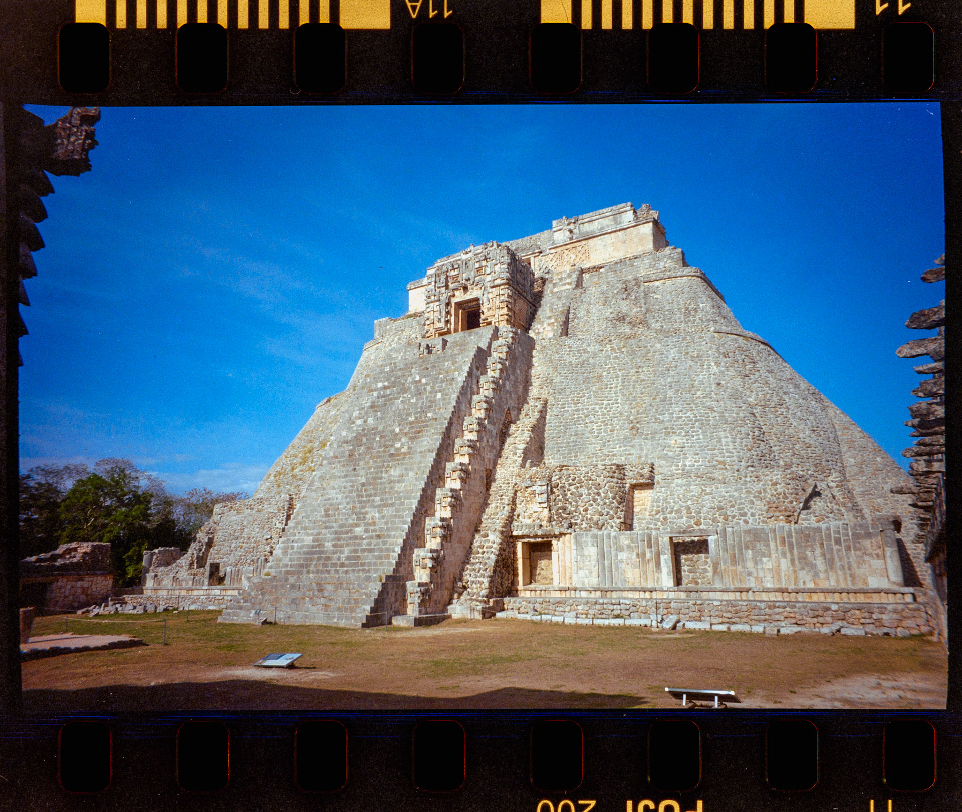 Temple du devin. Fuji 200