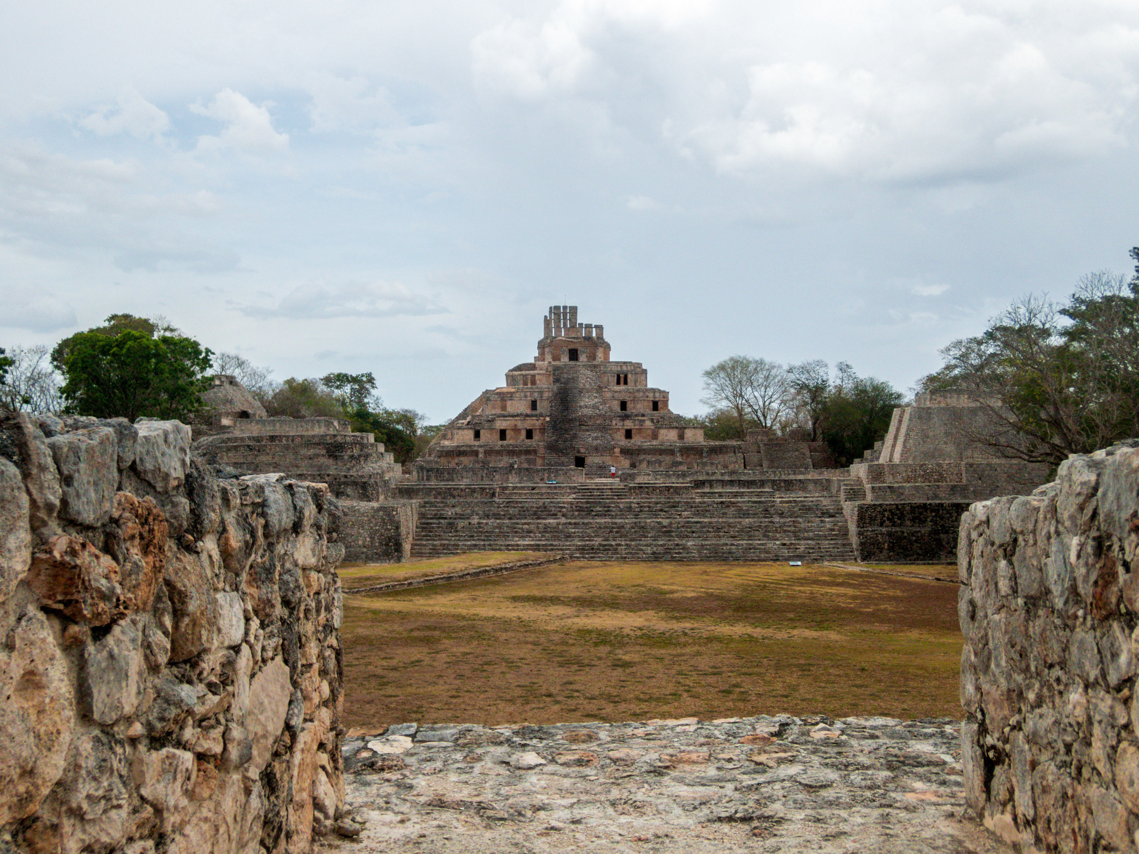 Edificio de Cinco Pisos vu depuis la Casa Grande