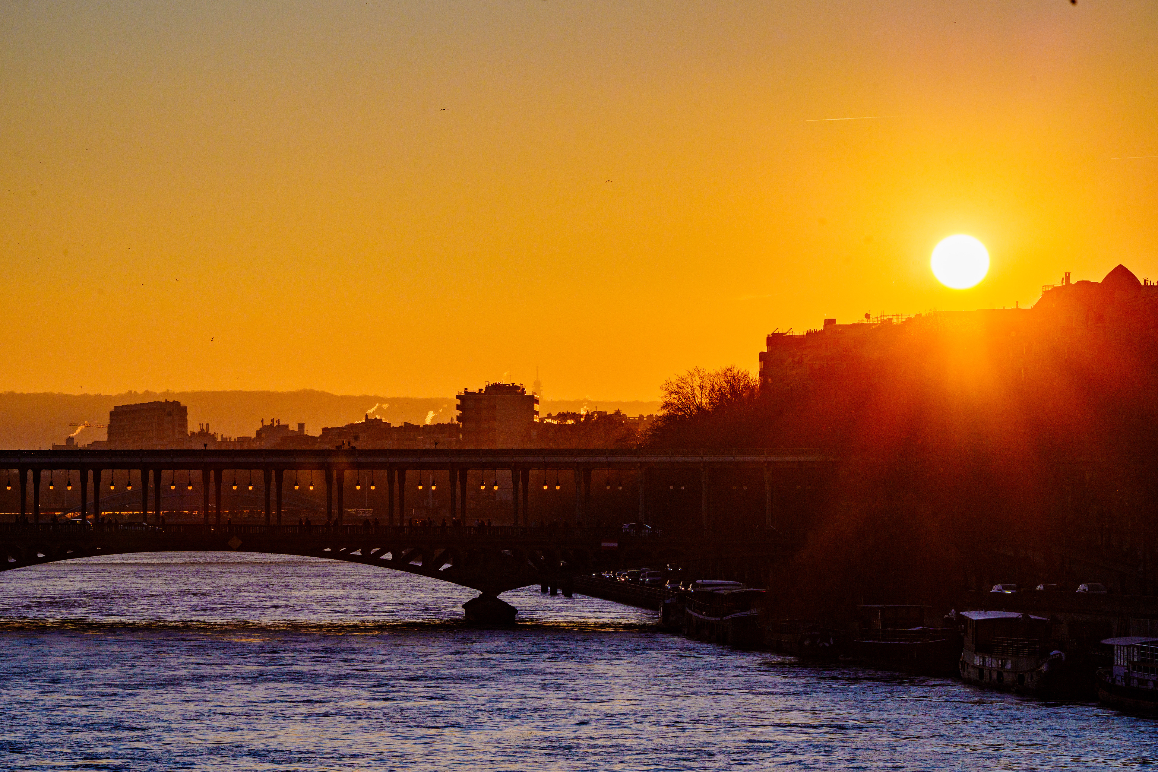 Pont BIr Hakeim et la Seine