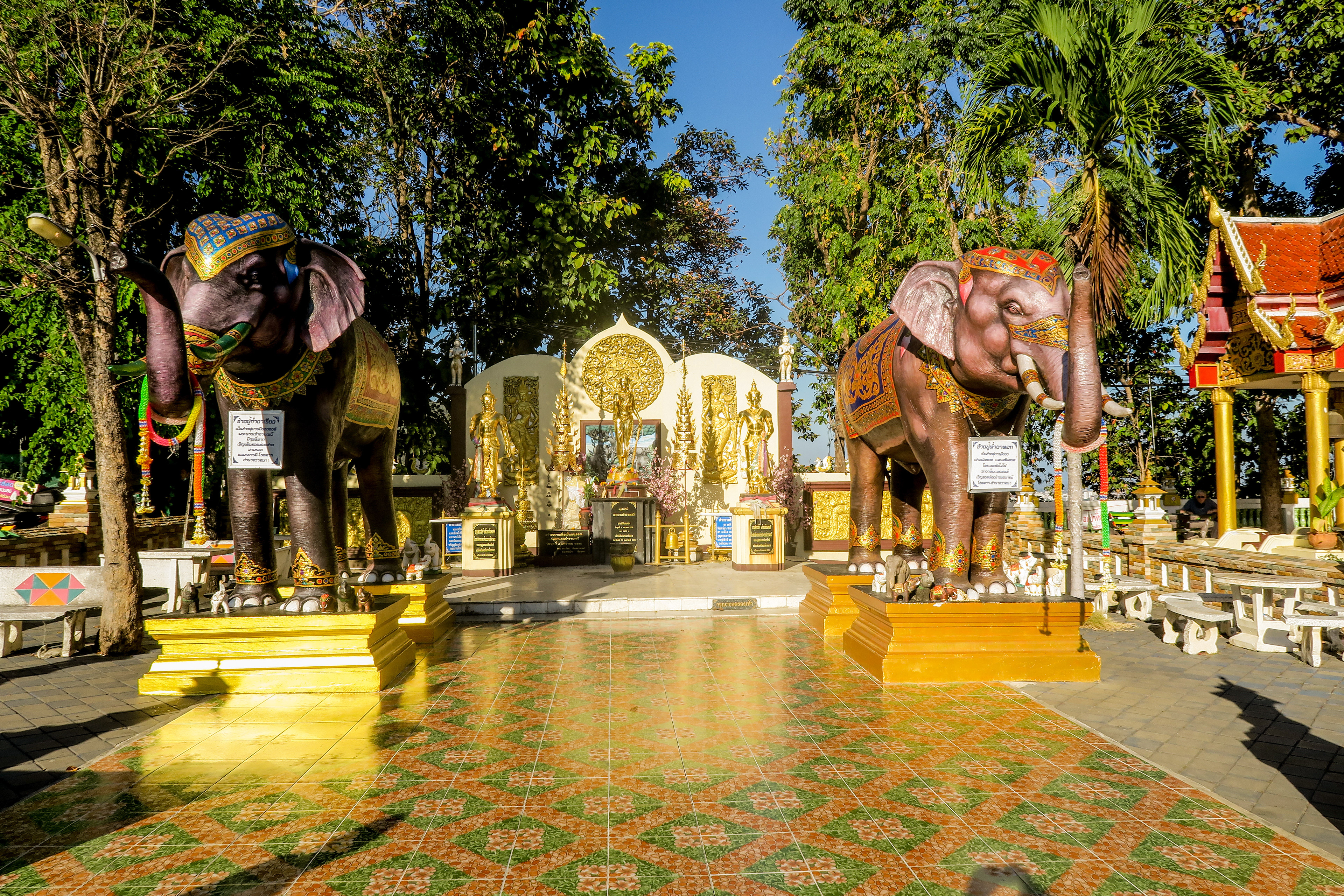 Wat Phrathat Doi Kam