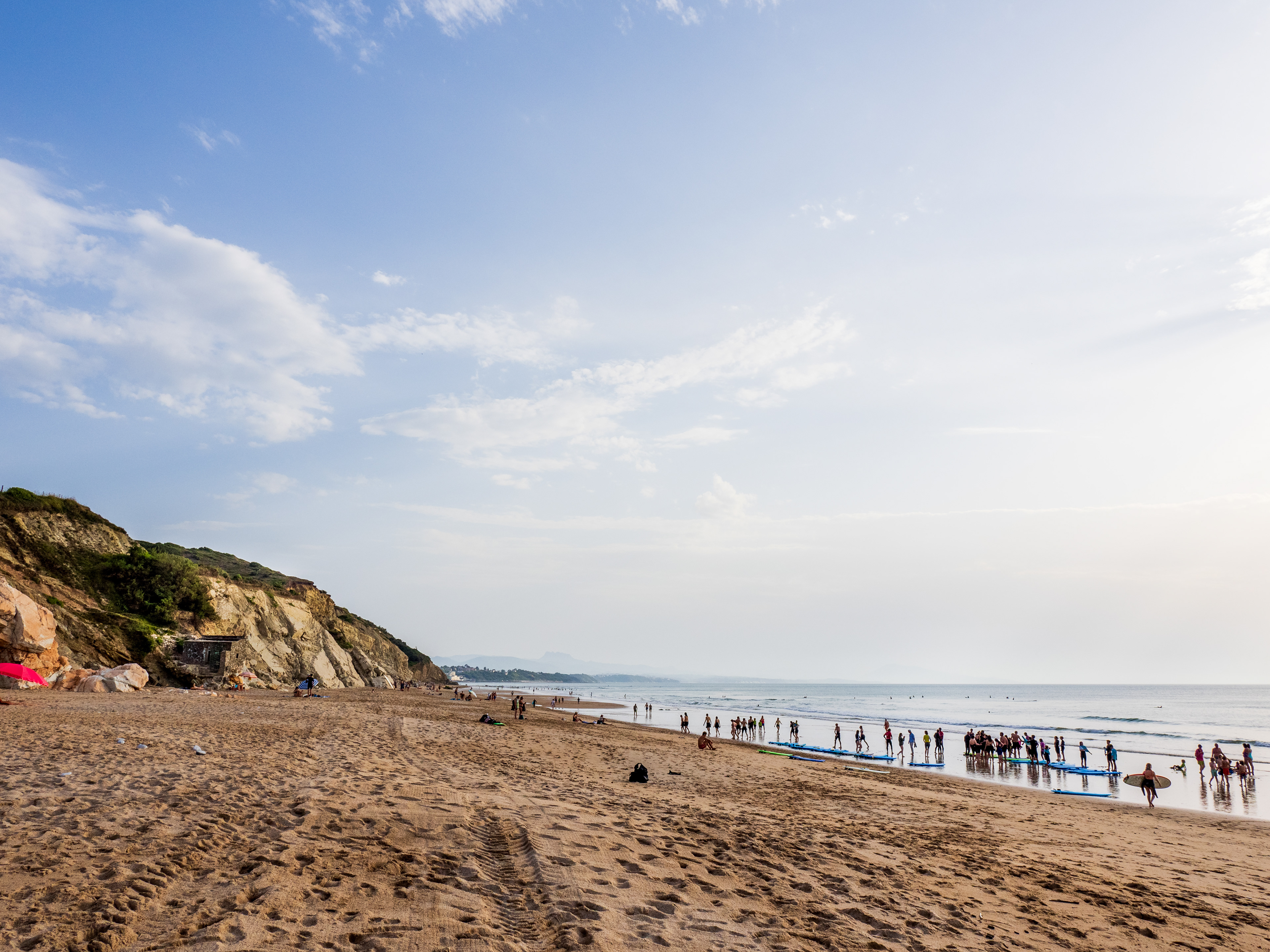 Seuls les cours de surf semblent perturber à l'occasion la tranquillité du lieu