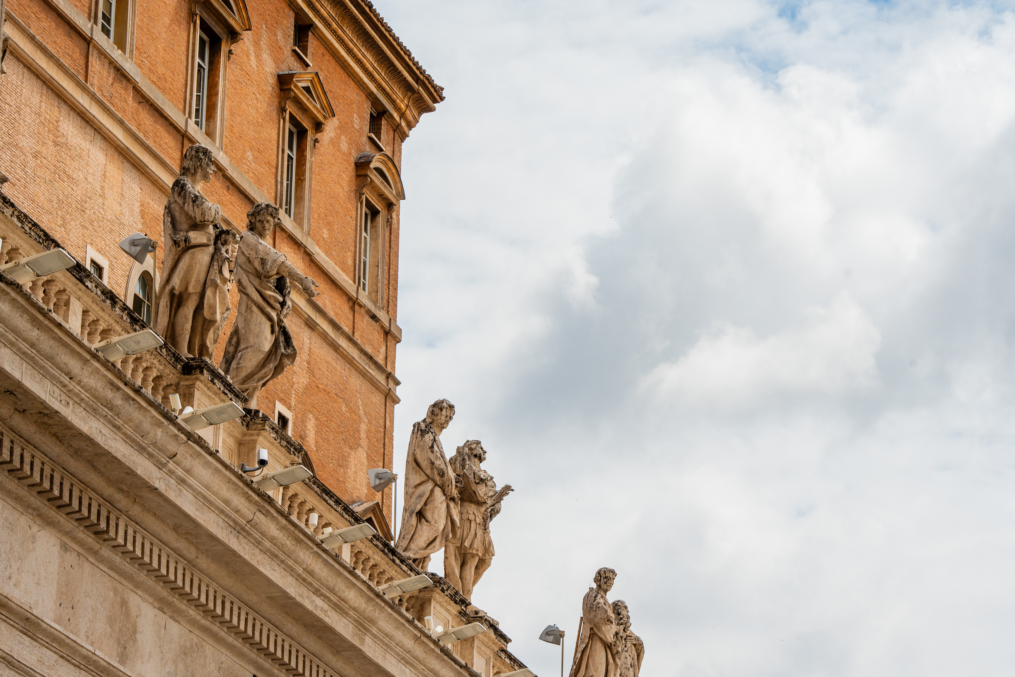 statues