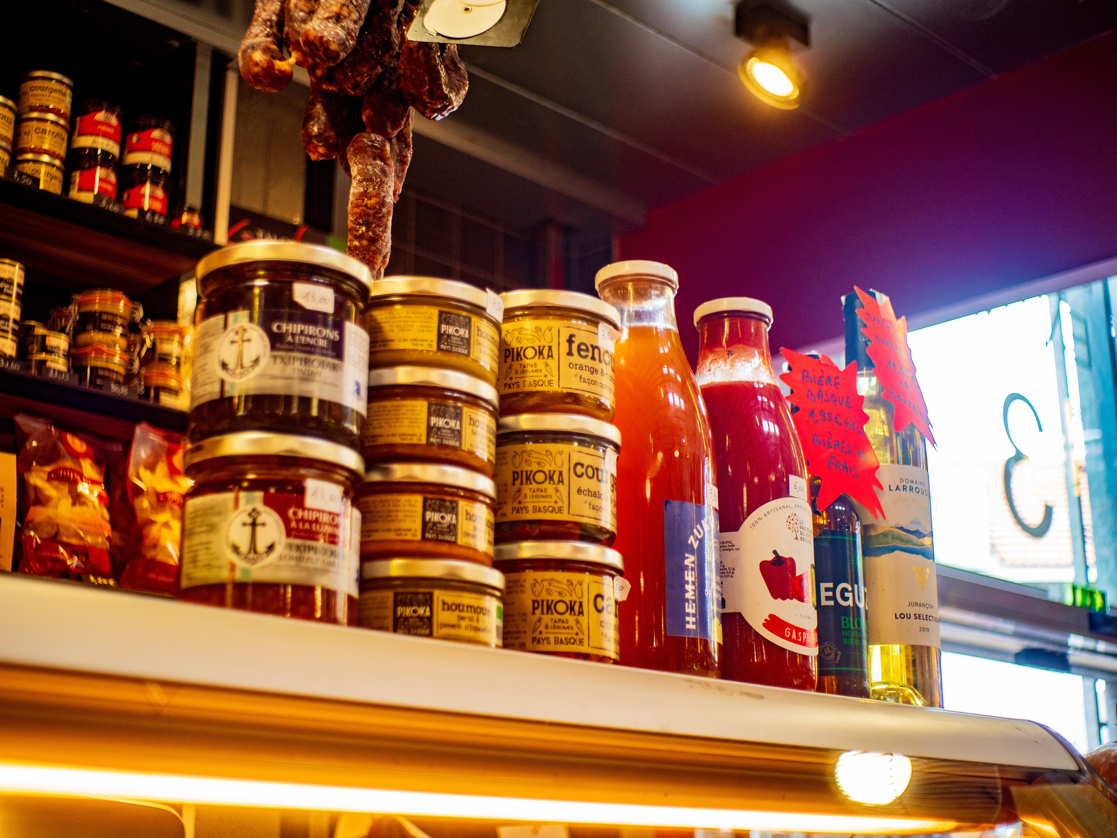 Halles de Biarritz,, conserves et jus de fruits