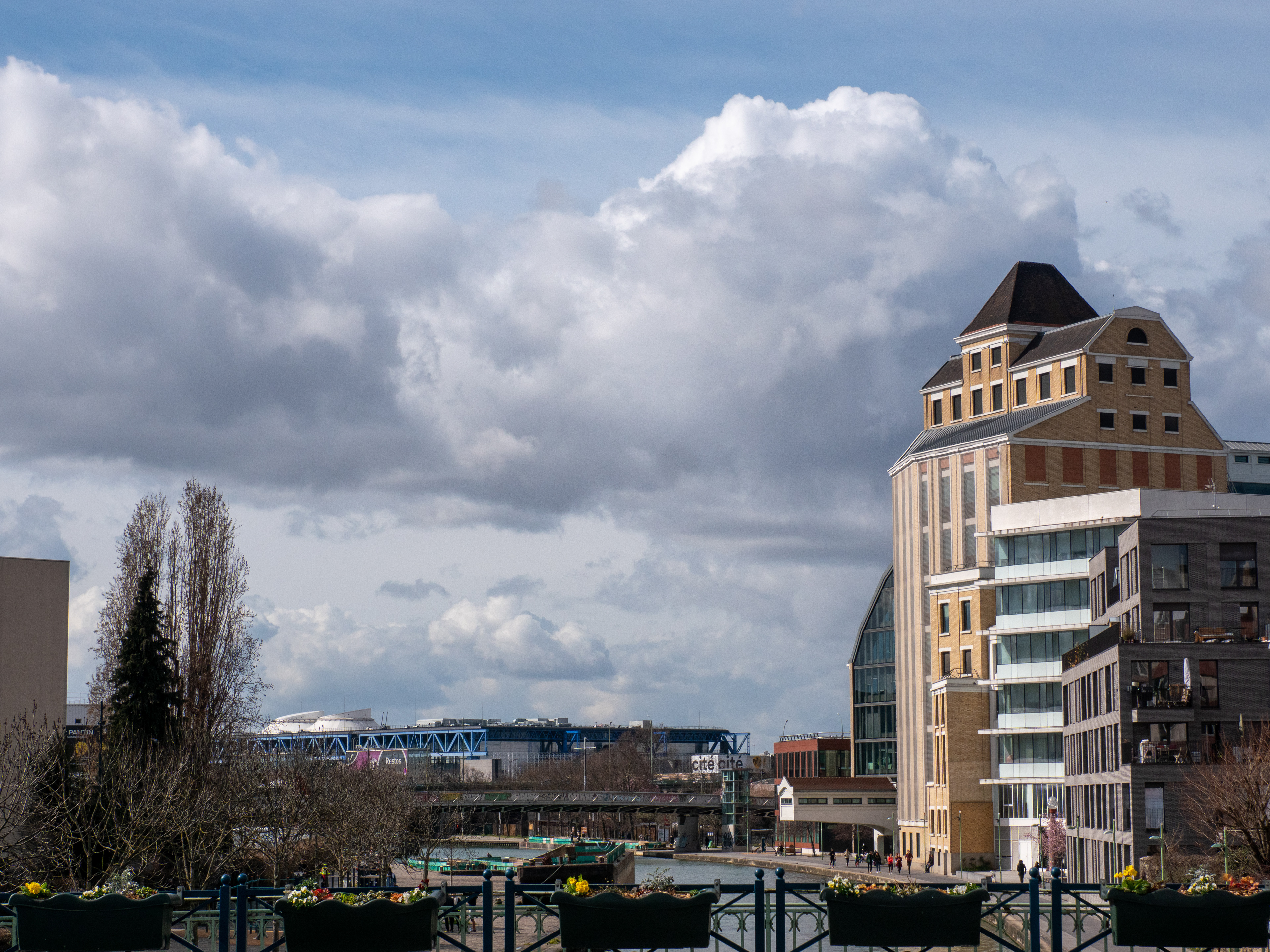 Canal de l'Ourq proche de Paris