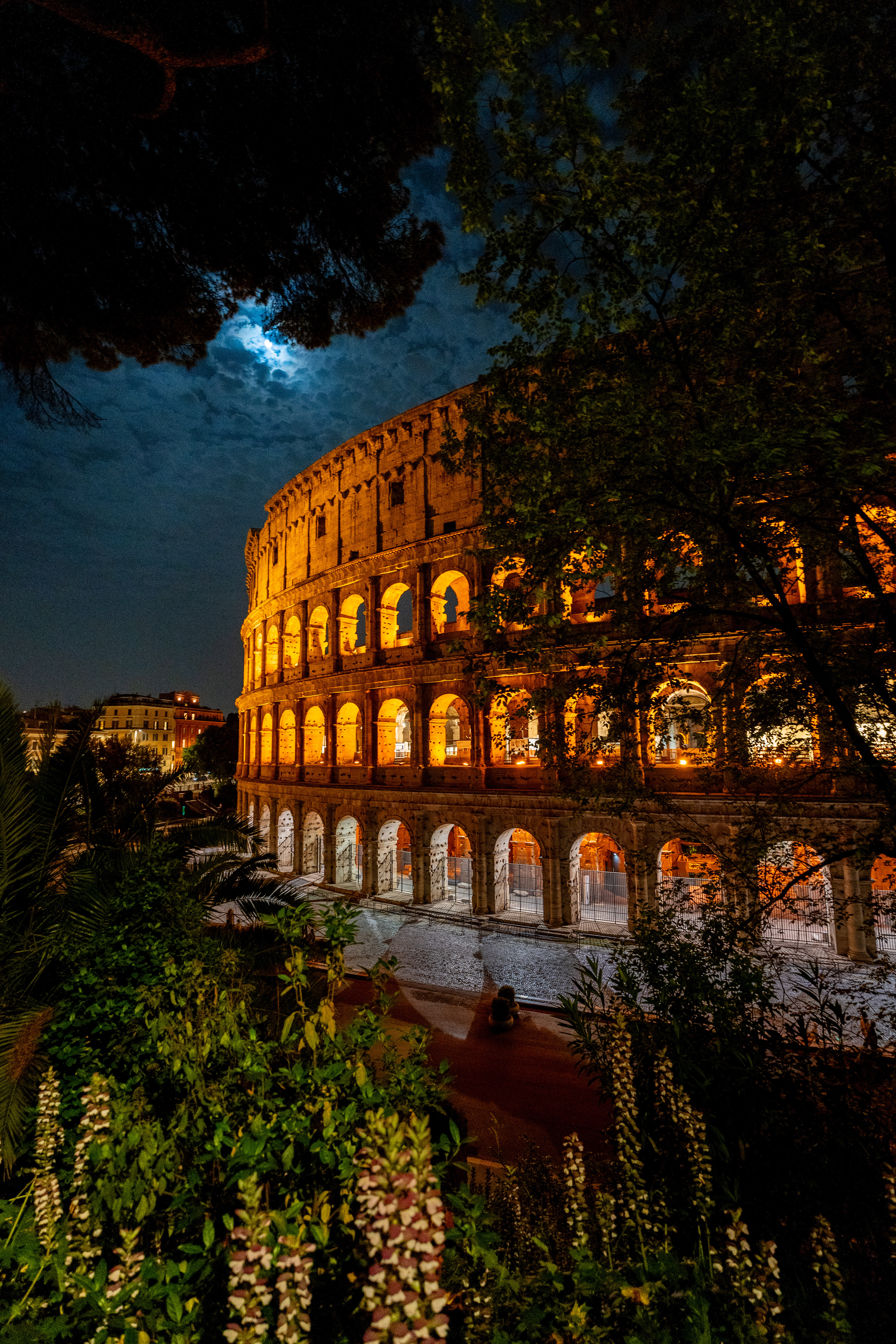Colisée et la lune