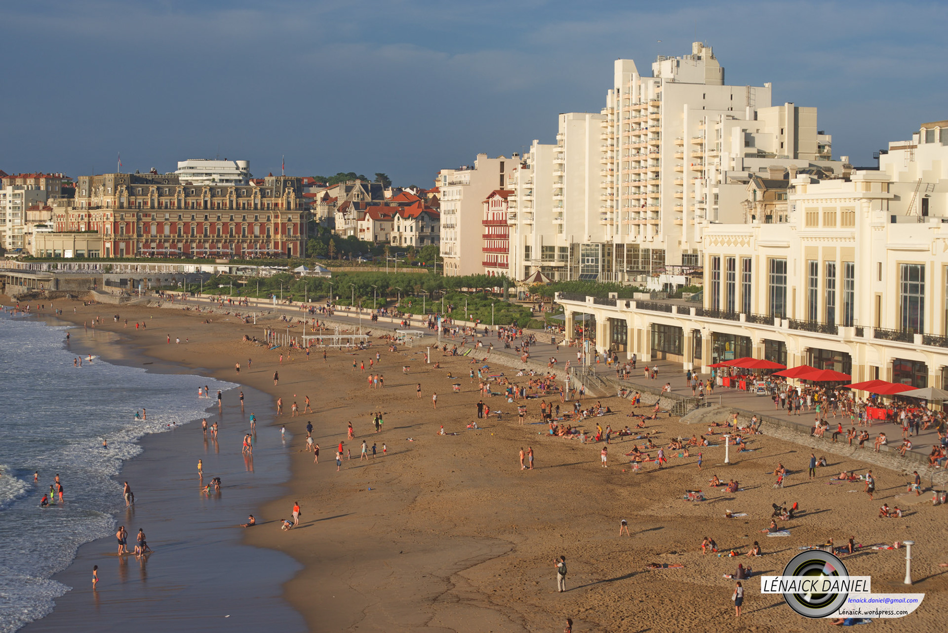 Le palais, le Victoria Surf ( :( ) et le casino.