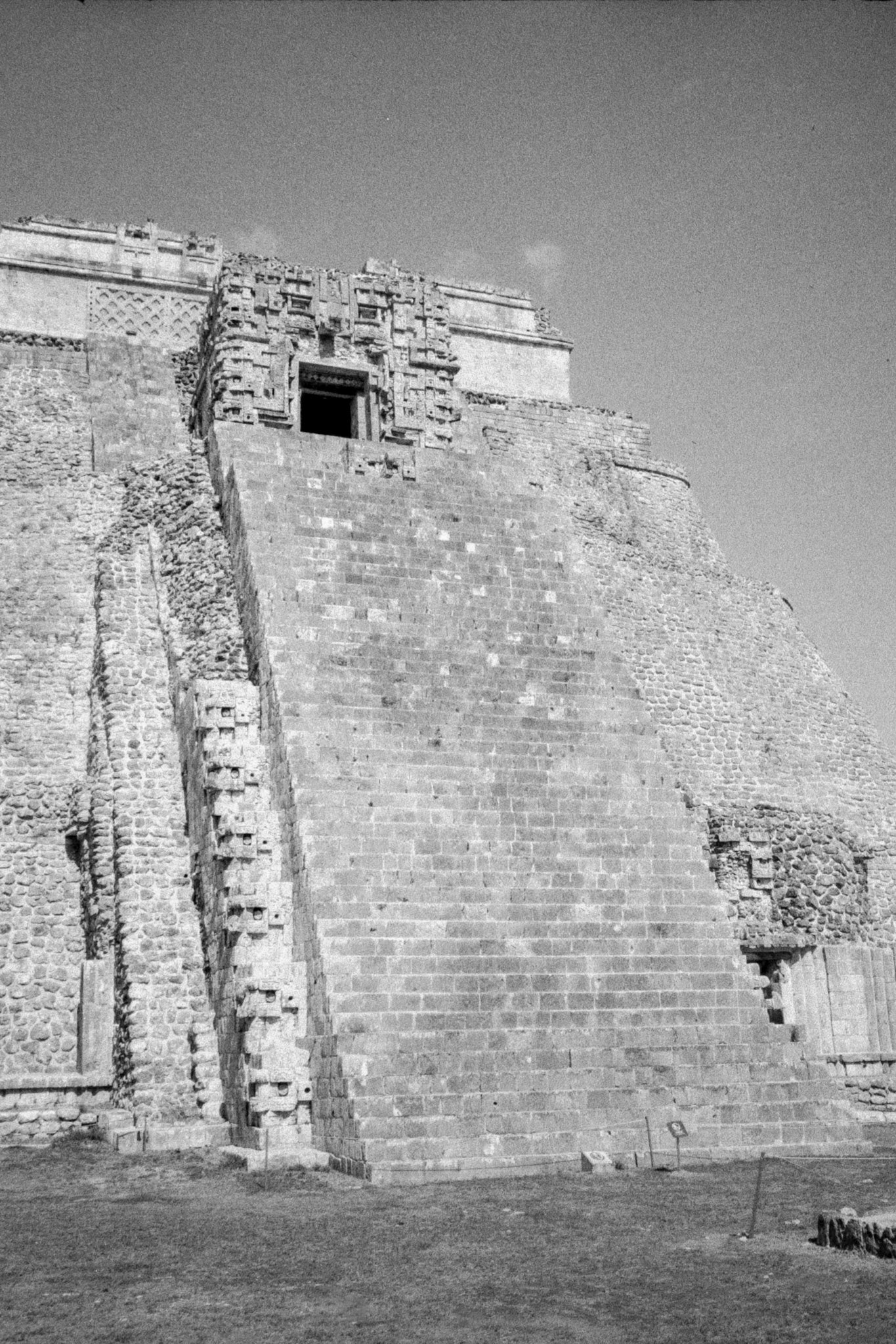 Temple du devin. Foma 200