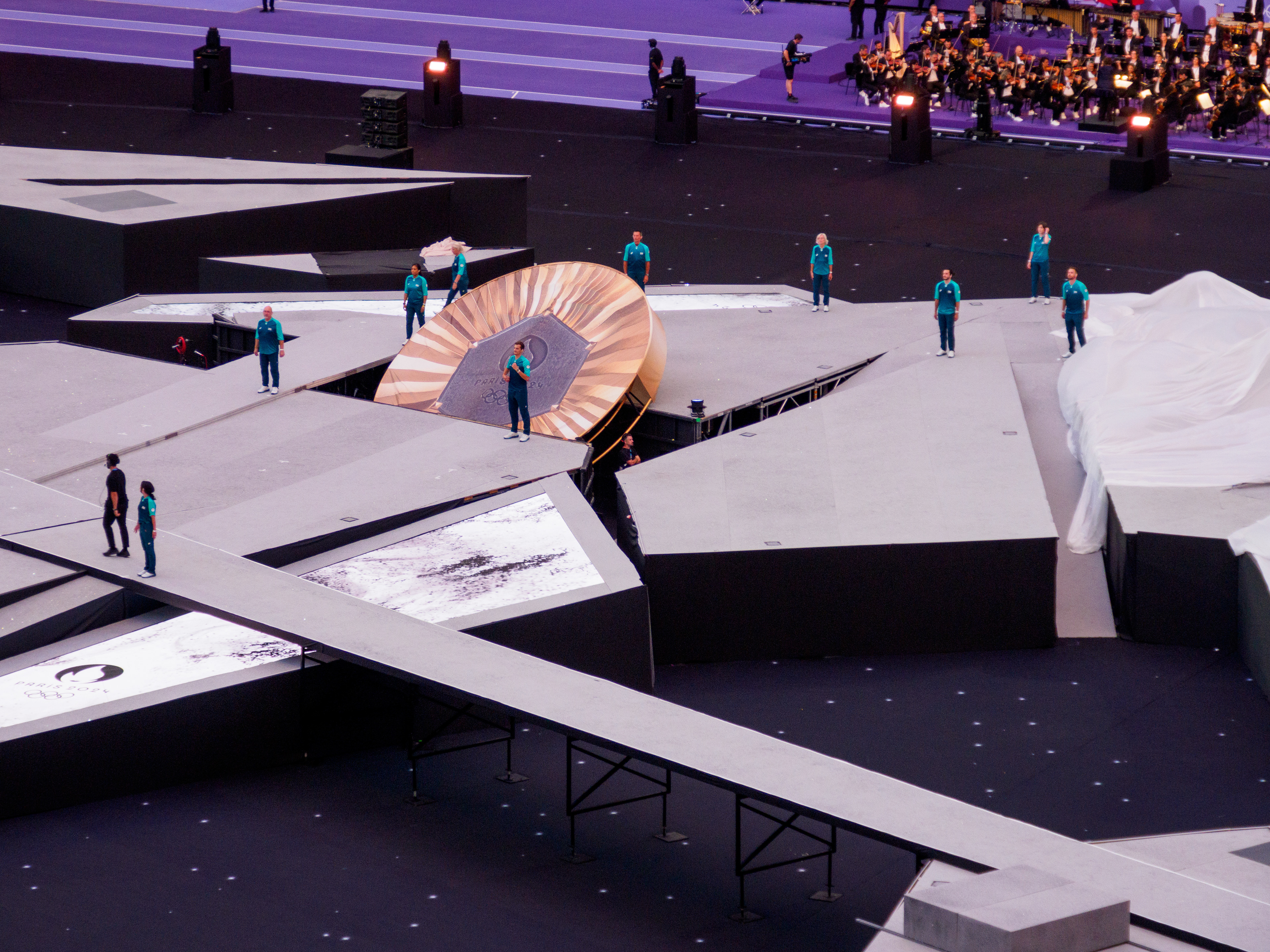 Hommages aux bénévoles volontaires des jeux olympiques