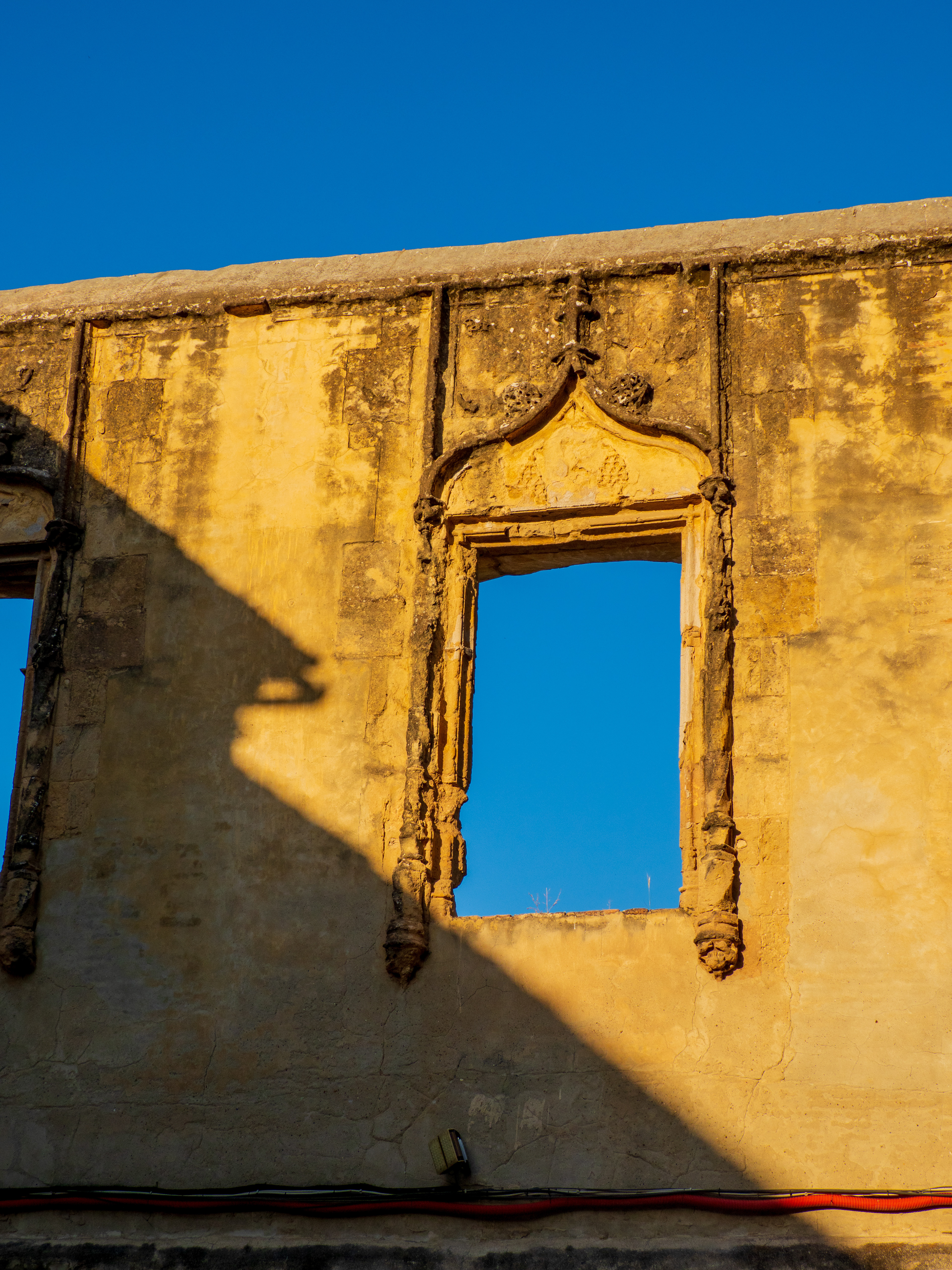 façade dans le vide...