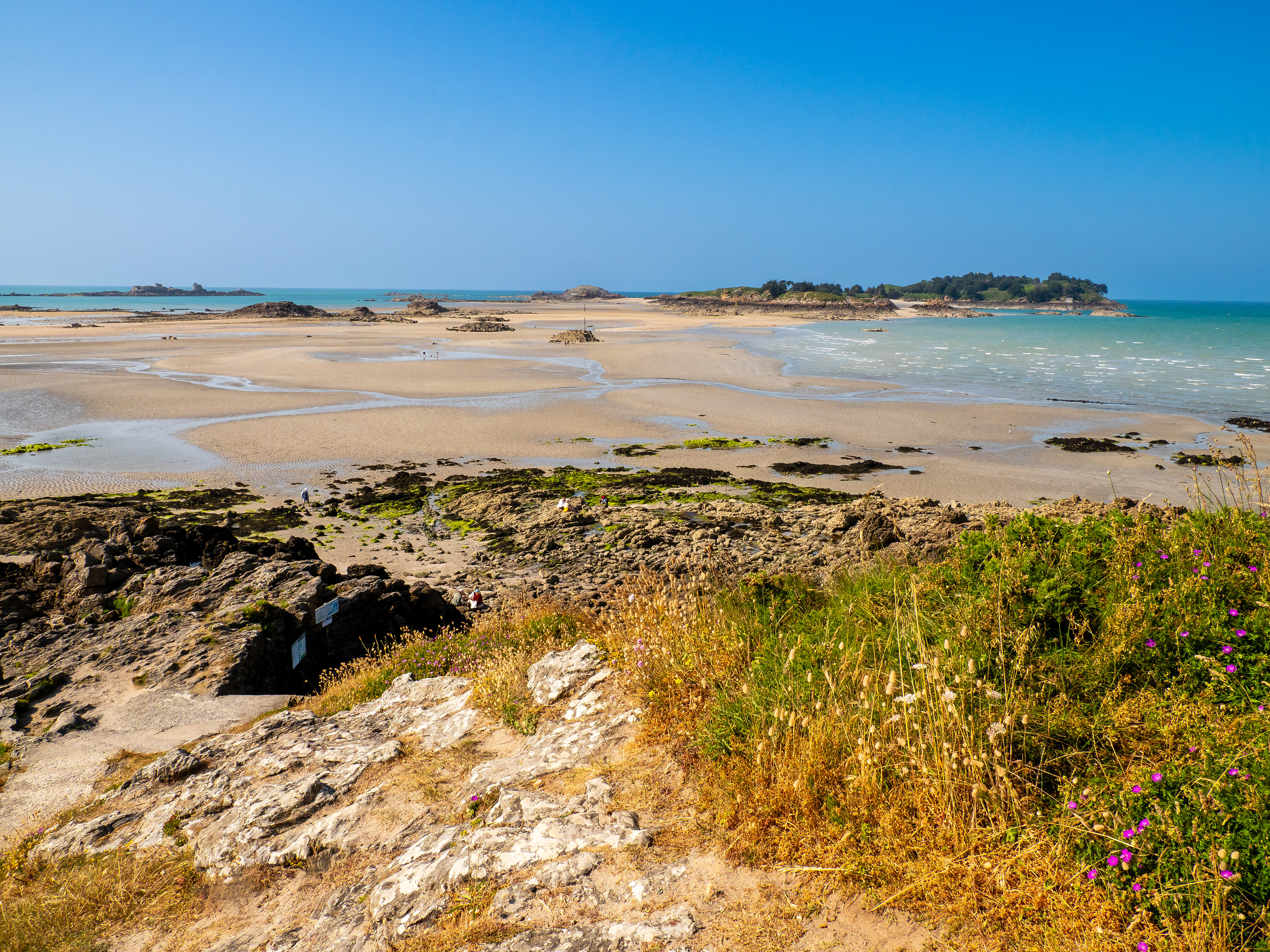 retour à la pointe du chevet
