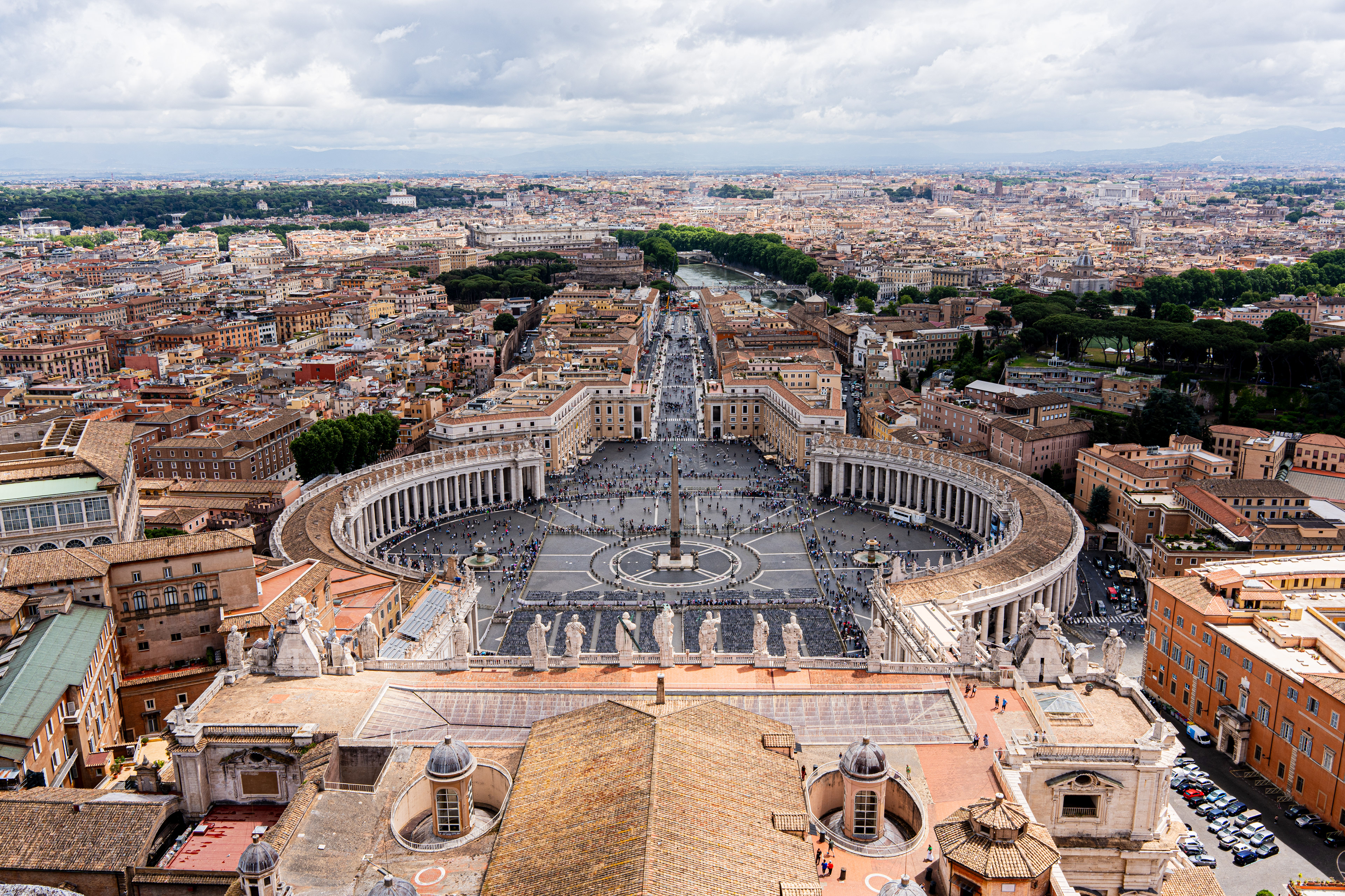 Panorama extraordinaire sur la place Saint Pierre et Rome