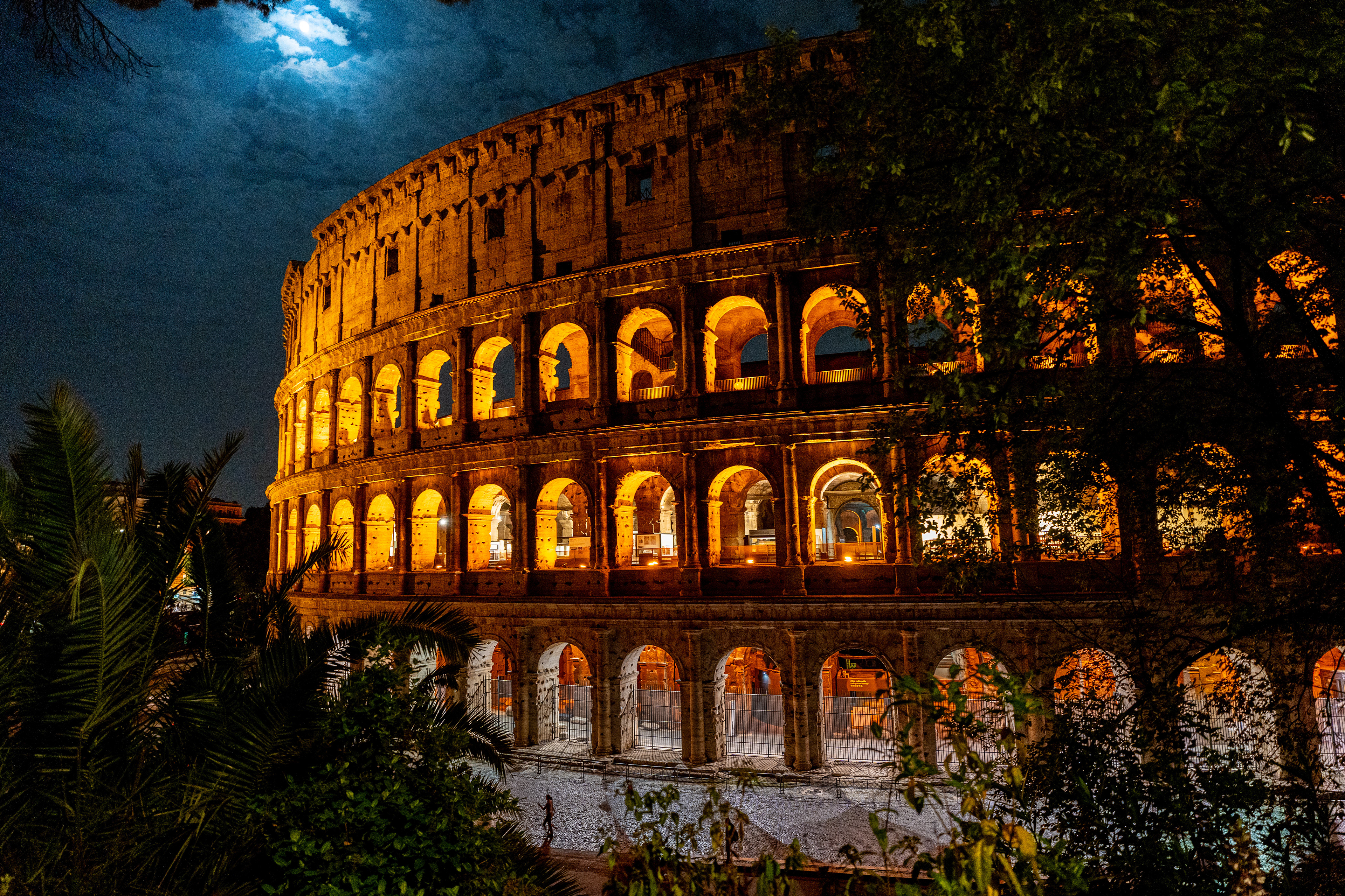 Colisée et la lune