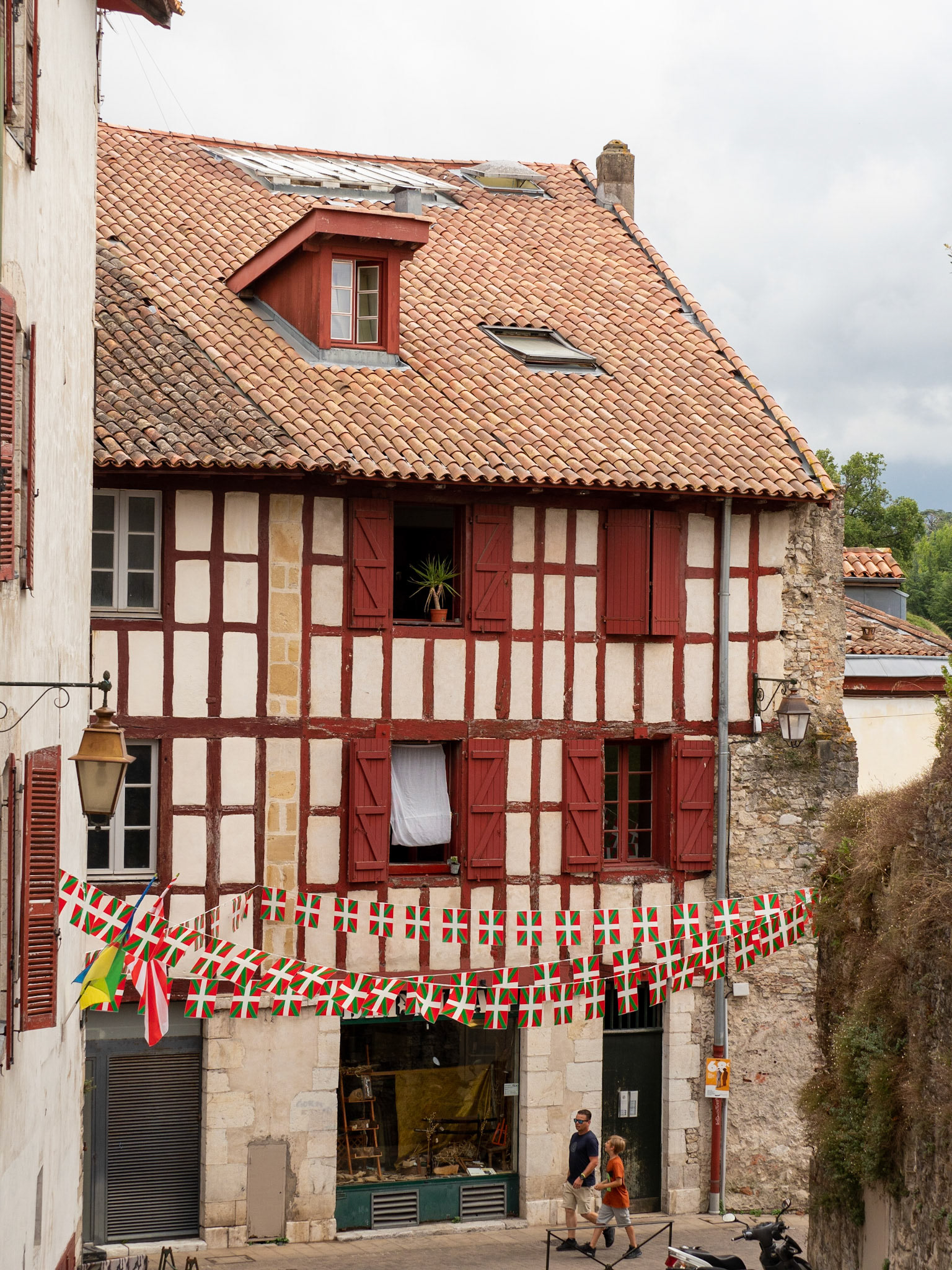 Façaçde typique de Bayonne