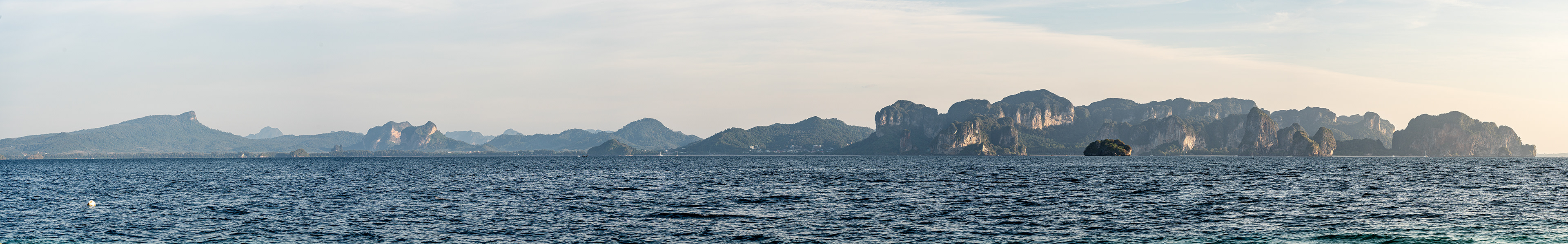 une fois arrivé à Koh Poda, on a une large vue sur Railay et Aonang