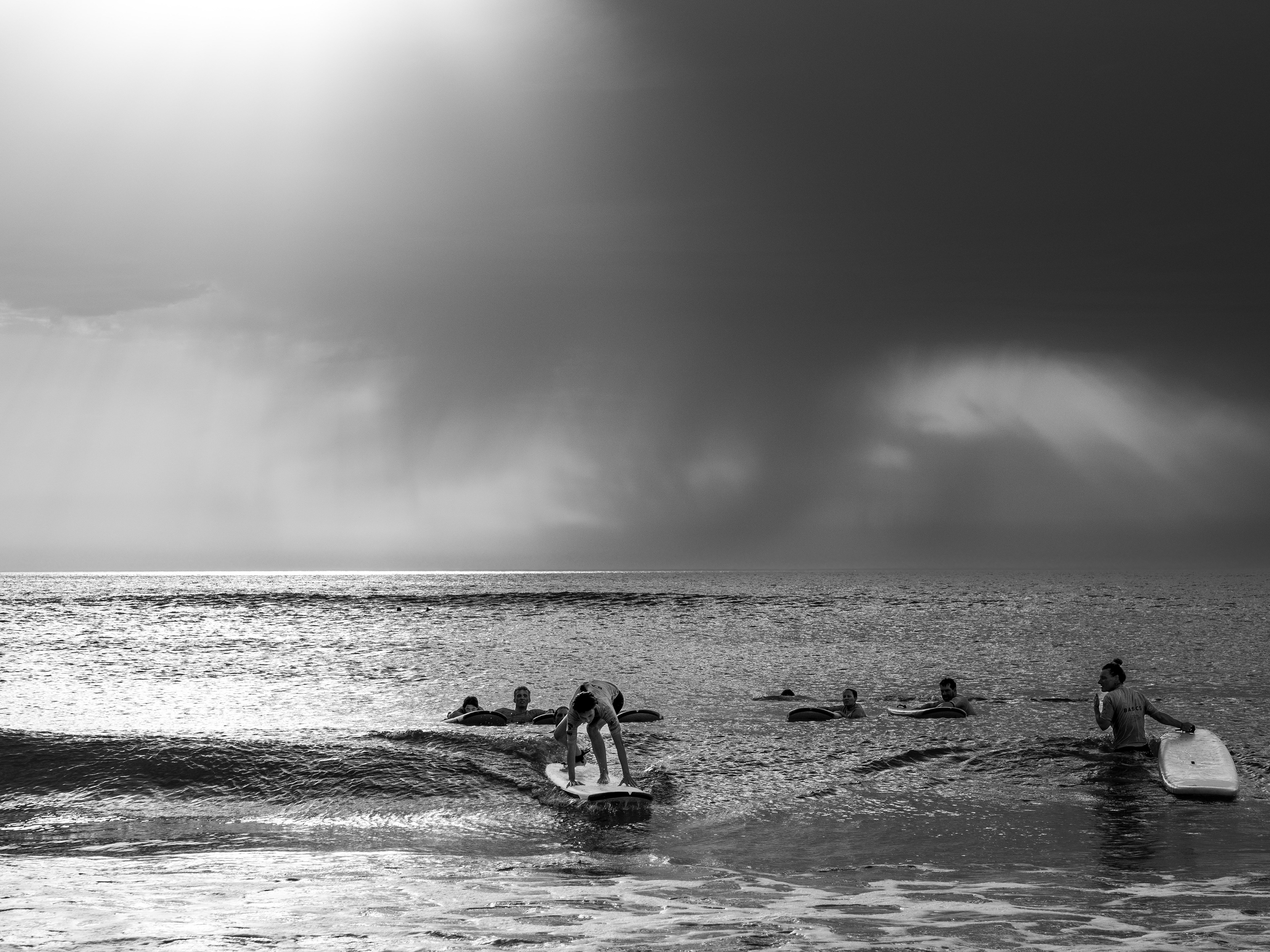 surfeurs et surfeuse