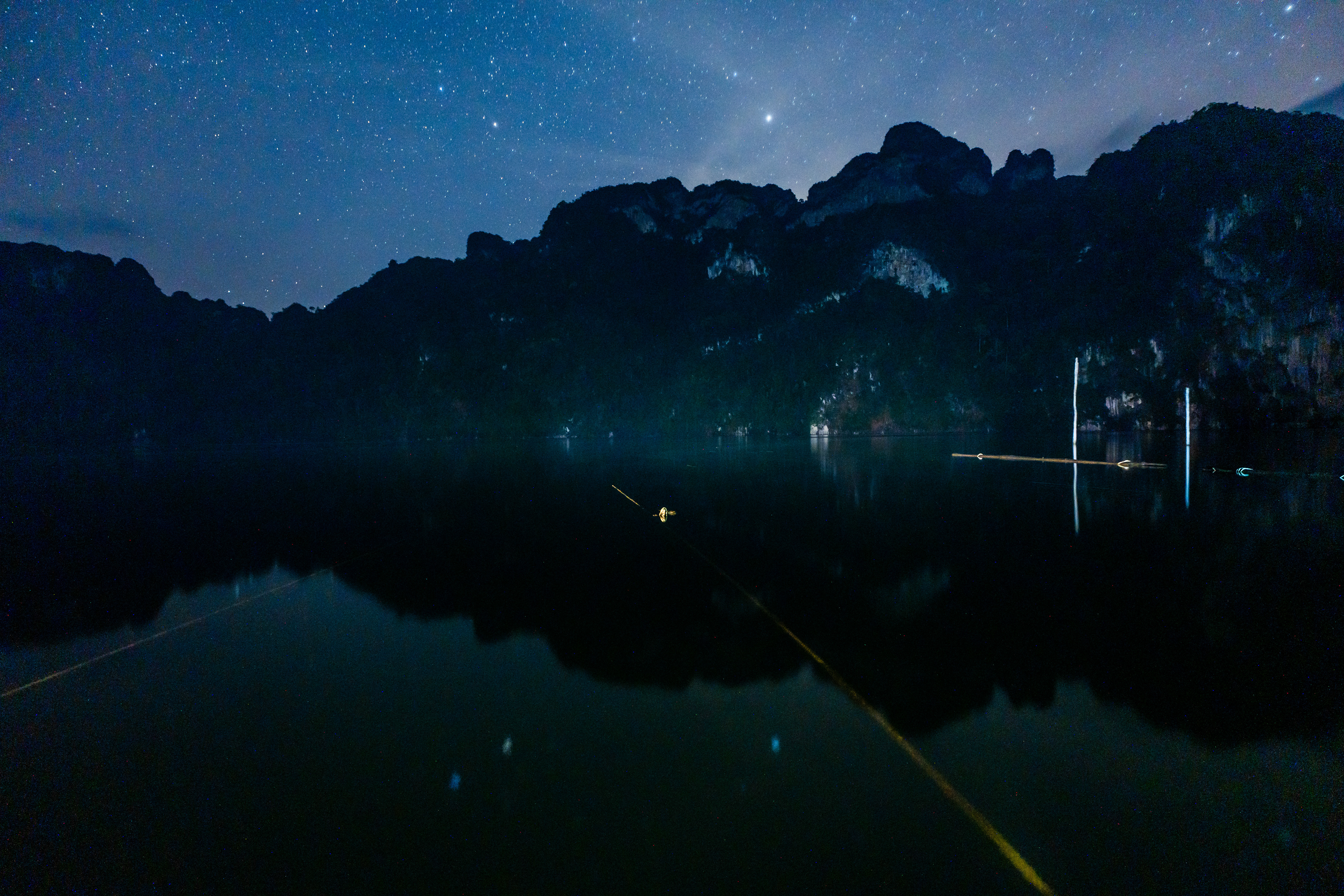 ambiance nocturne, il va de soi que les étoiles sont très visibles