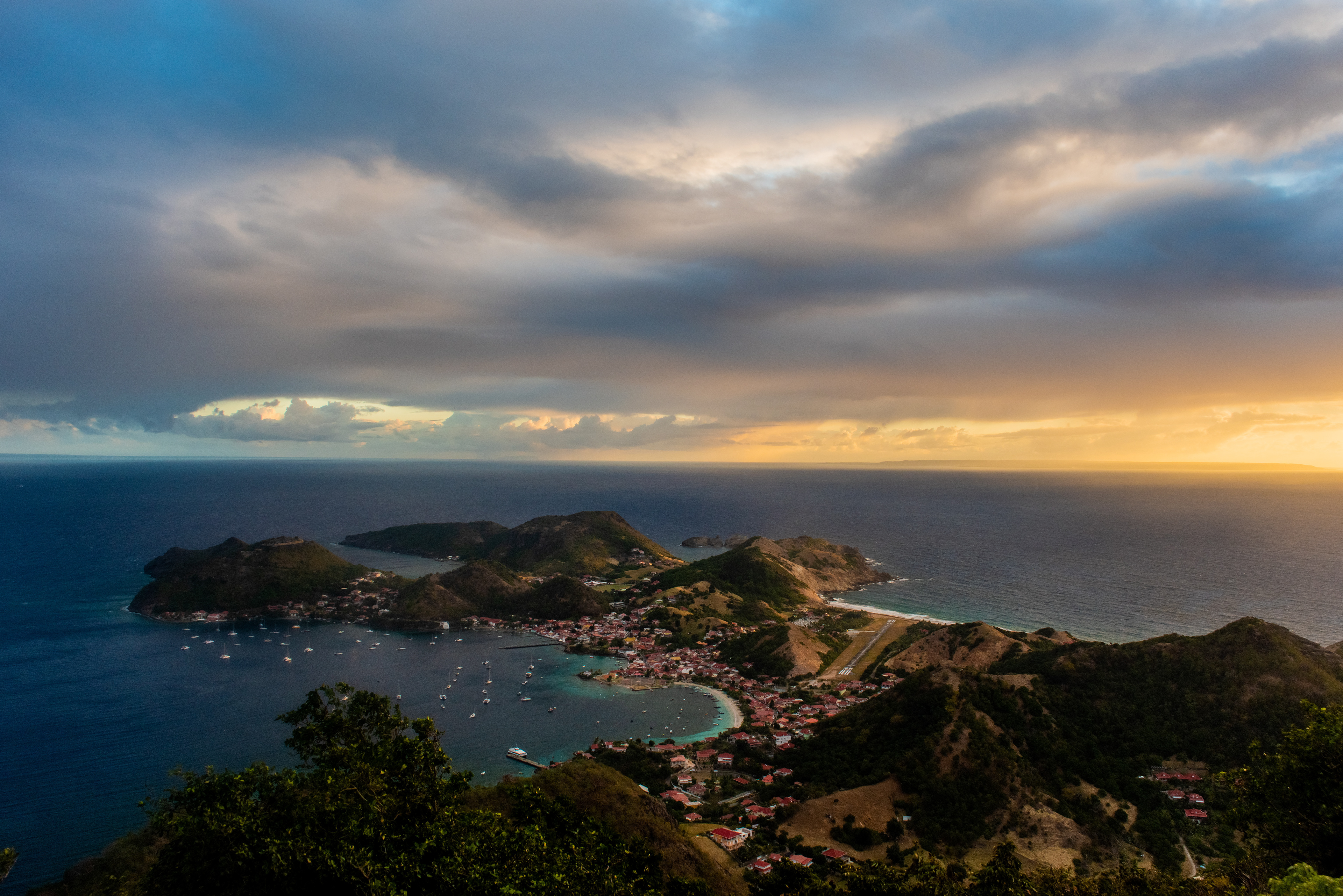 Lever de soleil depuis le Morne Chameau