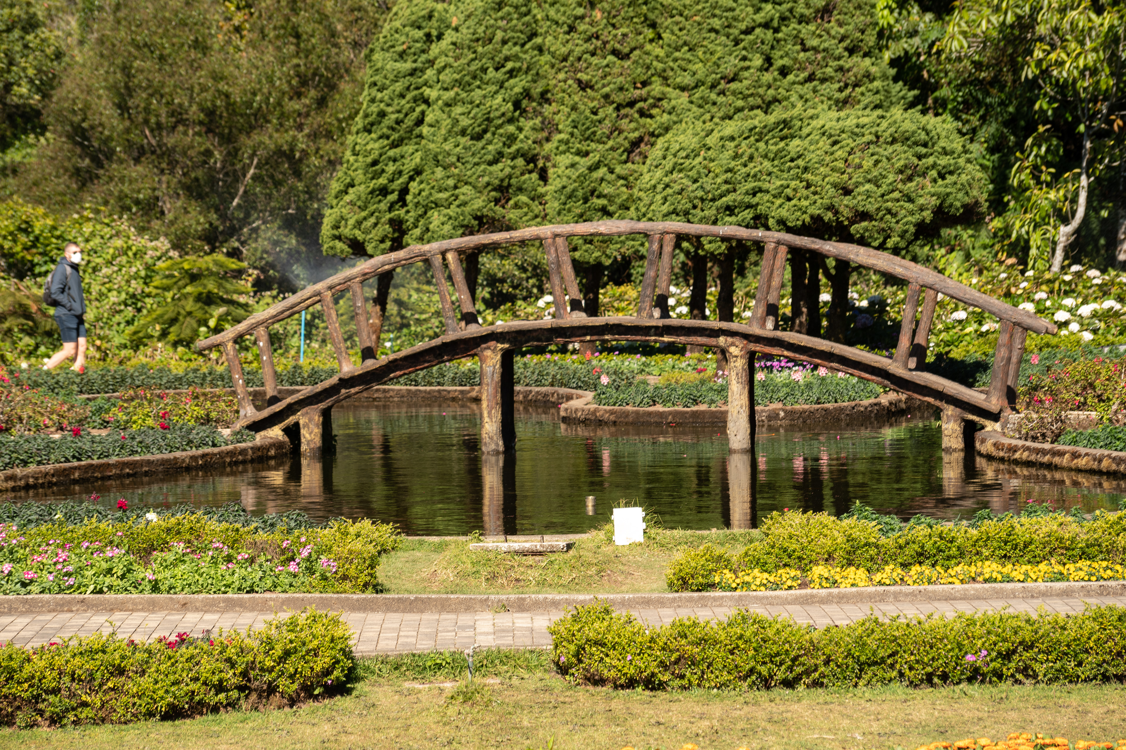 jardin du Phra Mahathat Naphaphon Bhumisiri