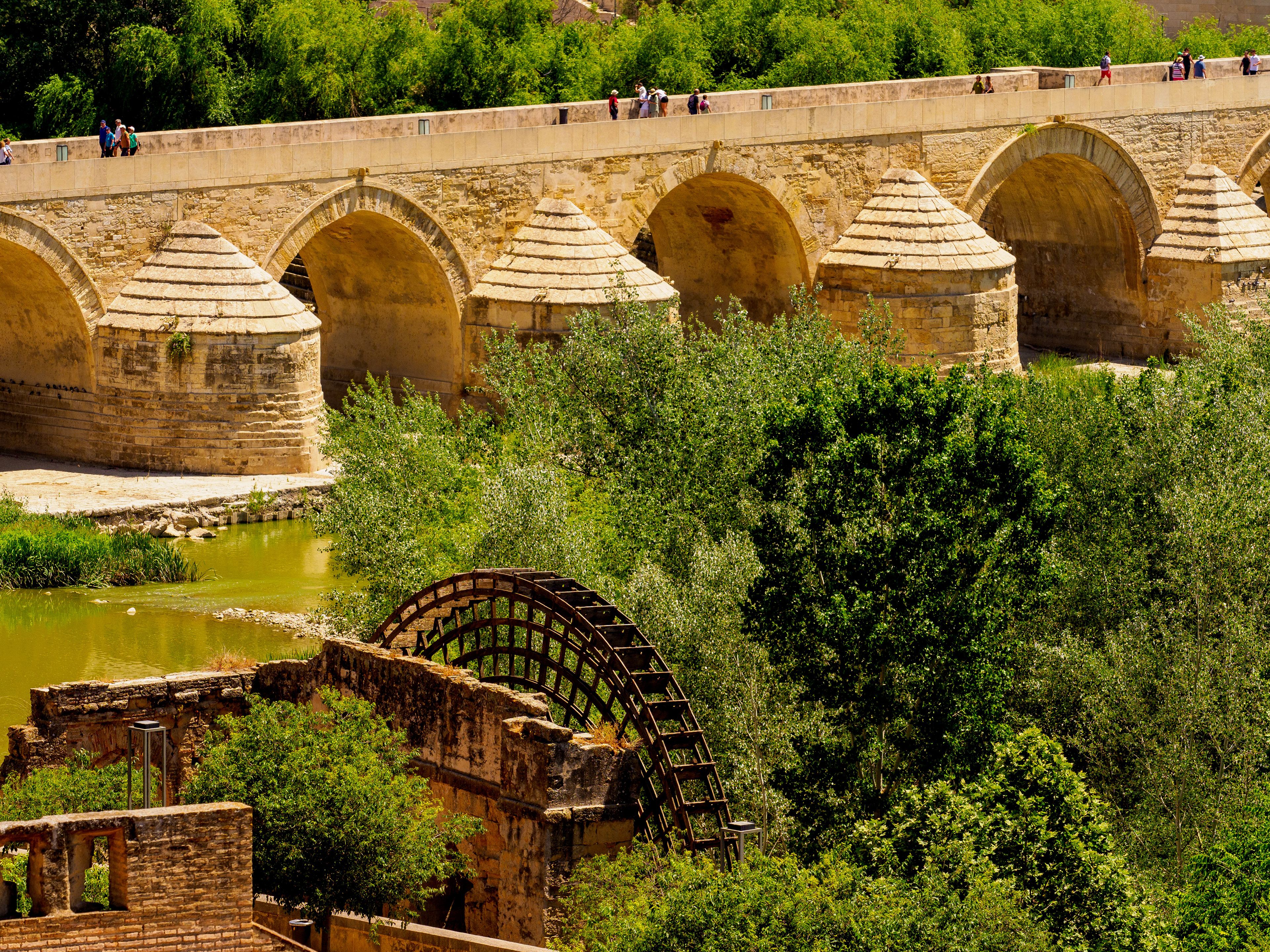 vue sur le pont romain