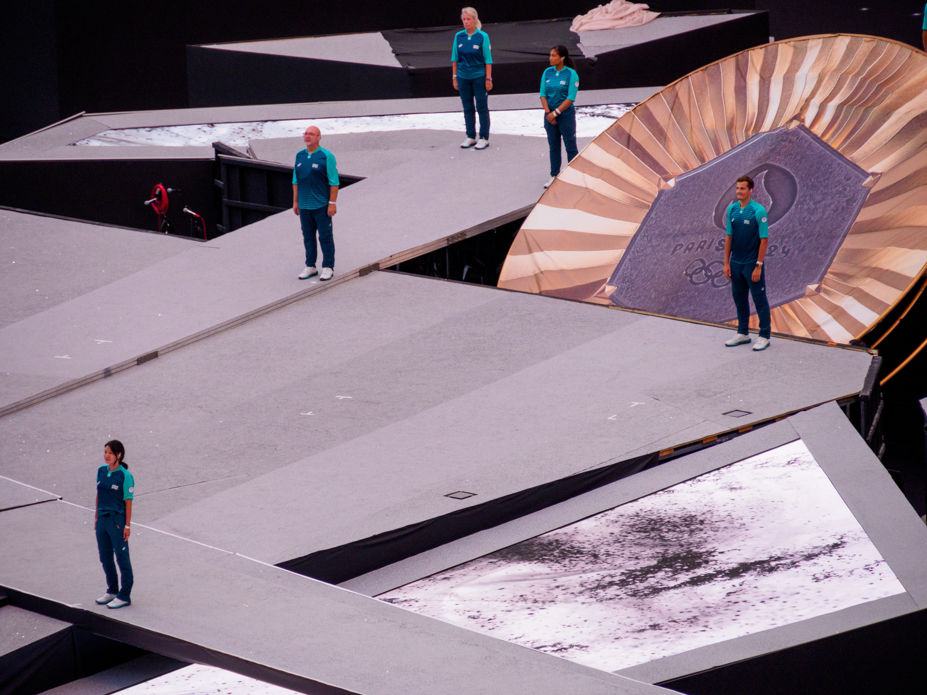 Hommages aux bénévoles volontaires des jeux olympiques