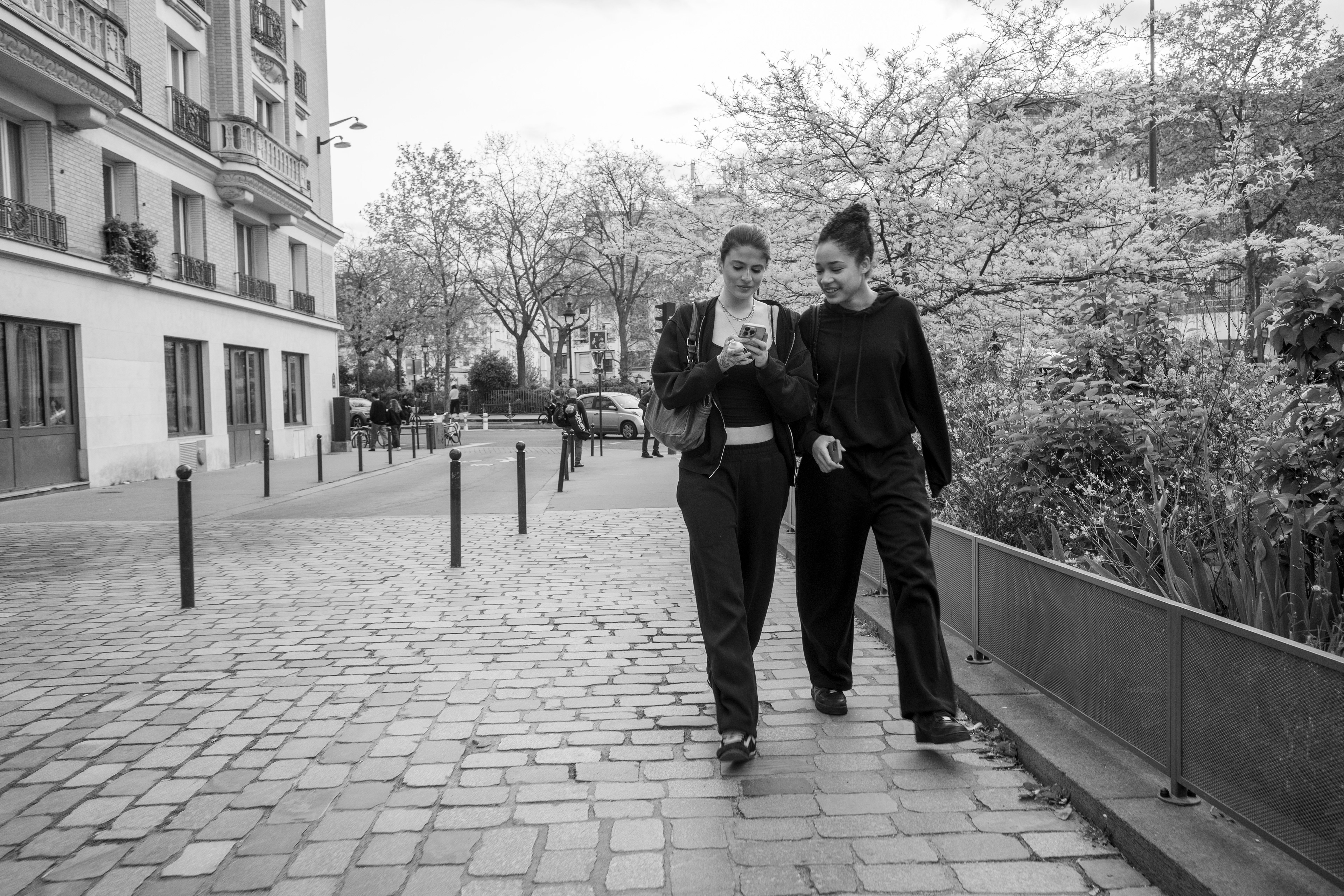 Jeunes filles à Paris