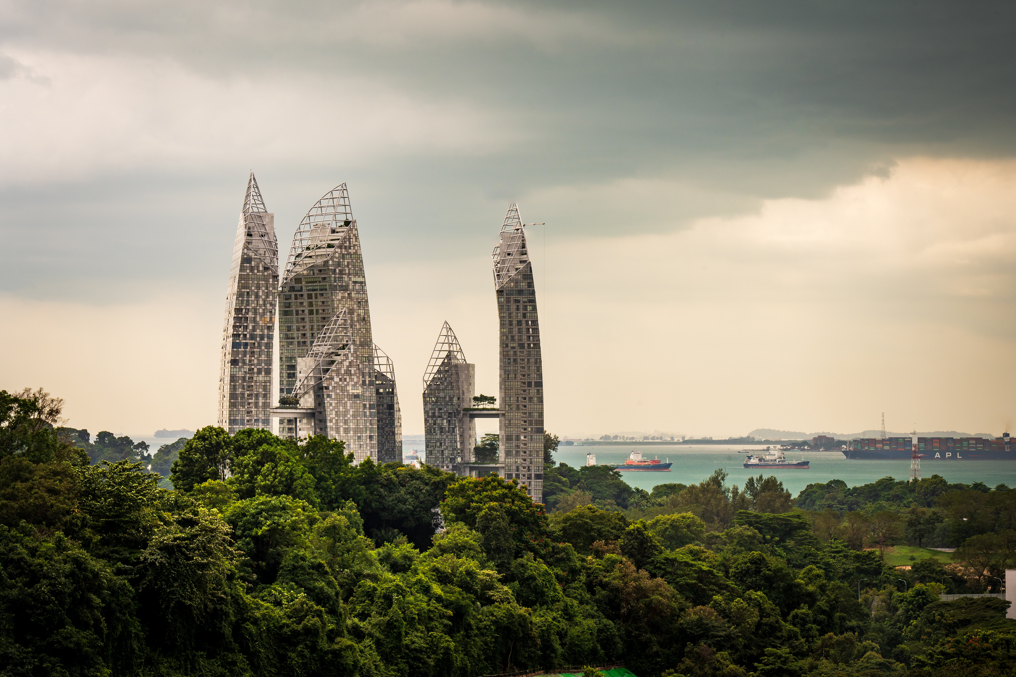point de vue orageux avec le Reflections de Keppel Bay