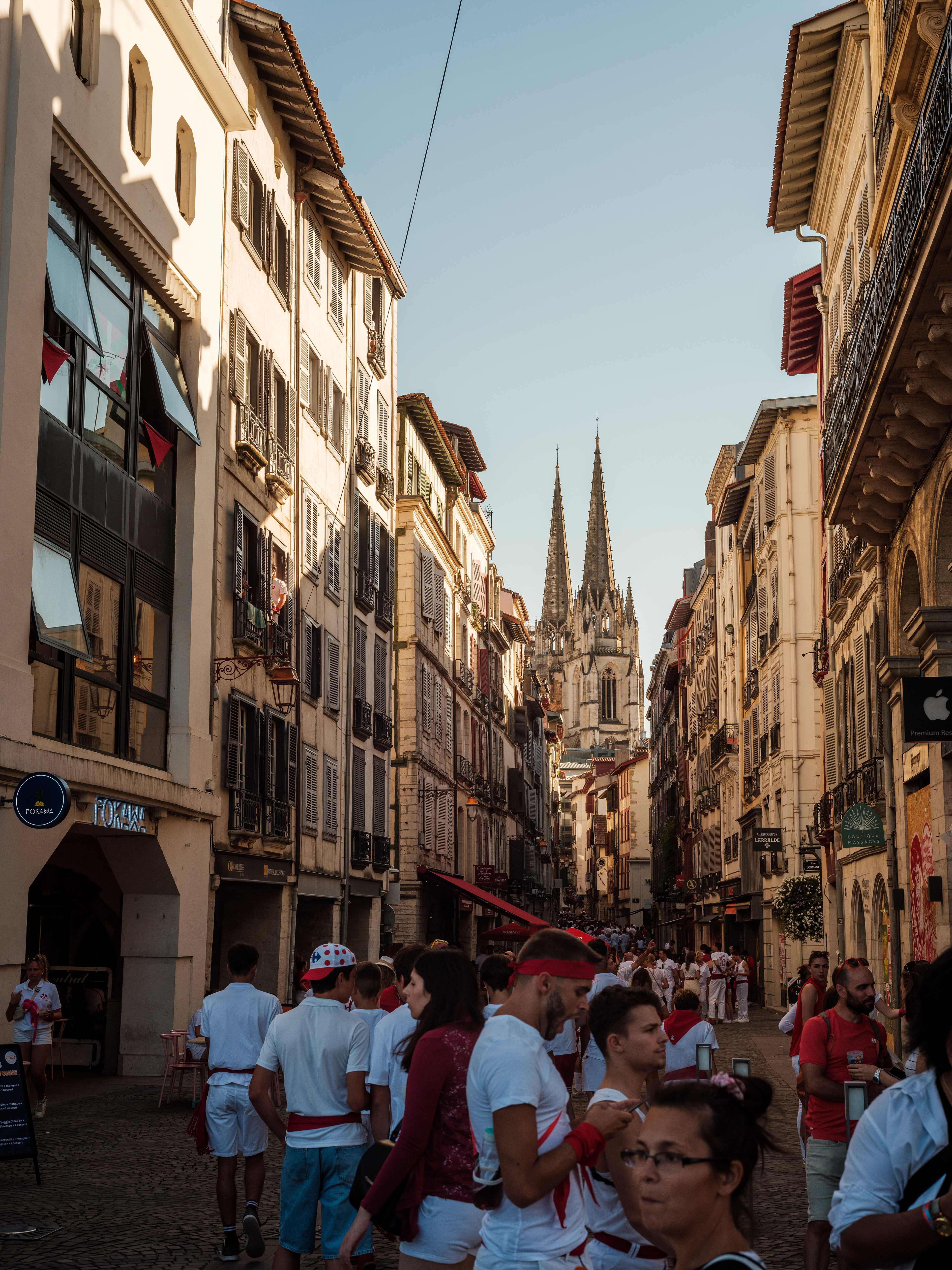 cathédrale de Bayonne et façades basques