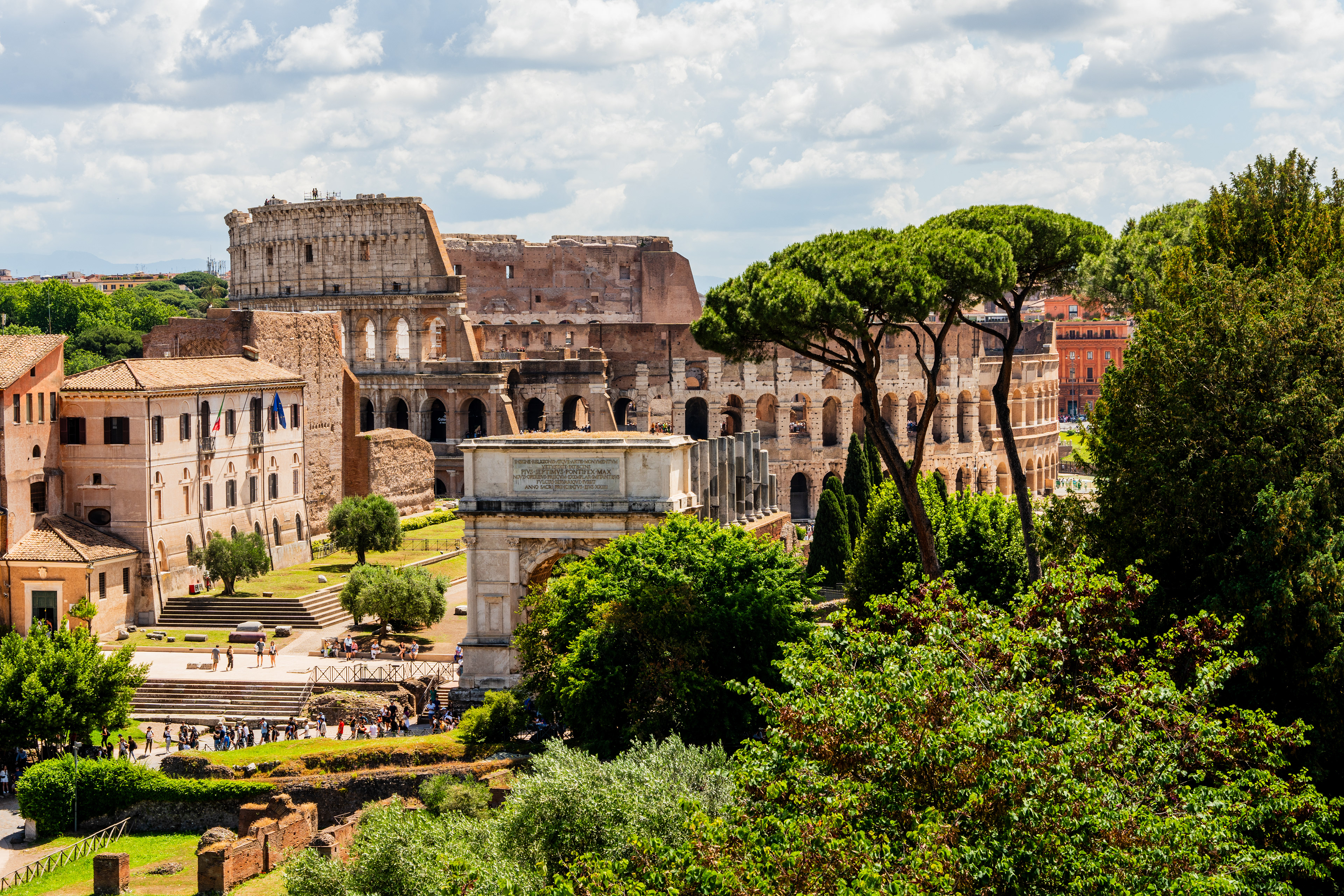 Le colisée, vu du forum romain