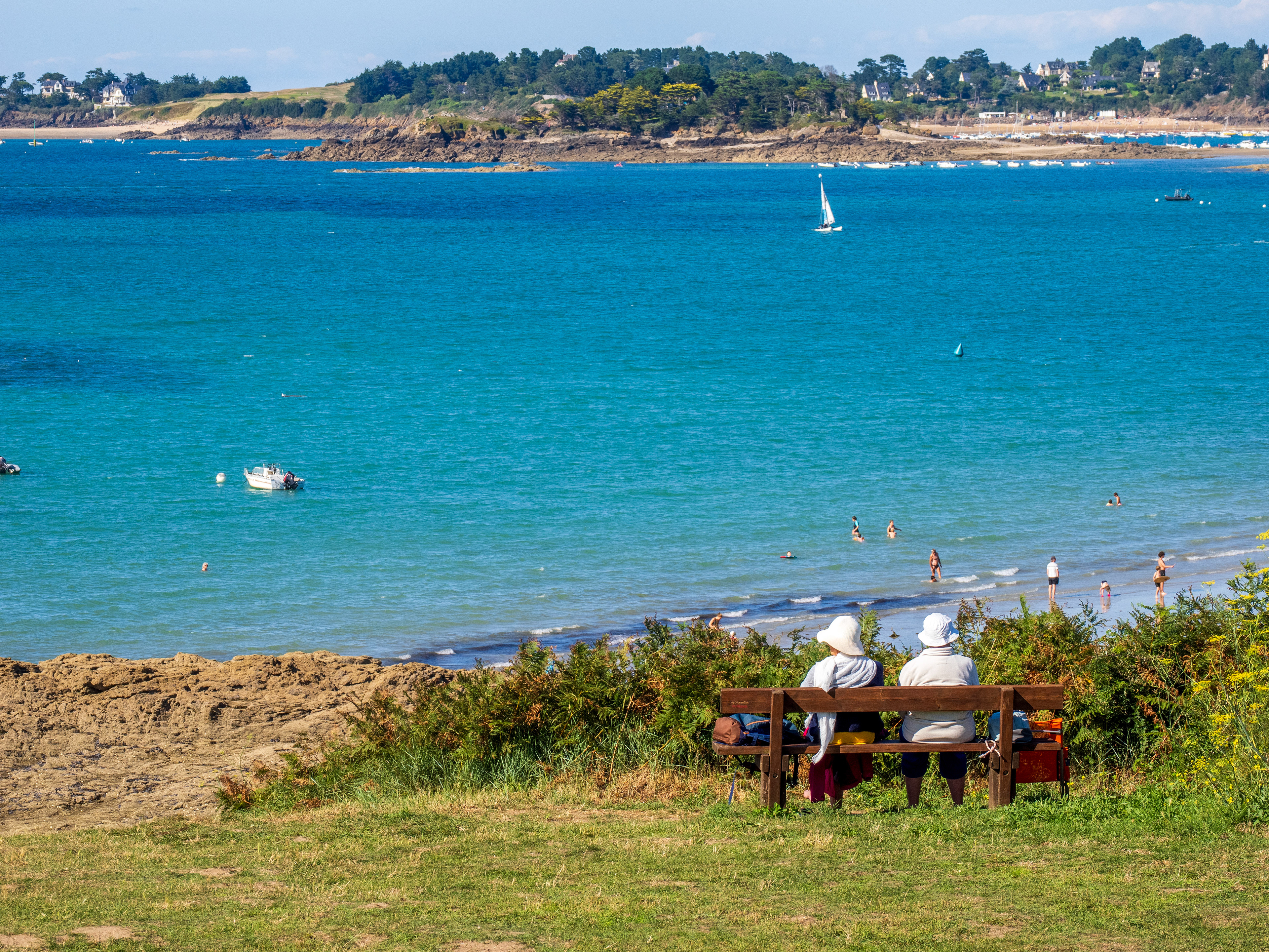 Au dessus de la plage principale
