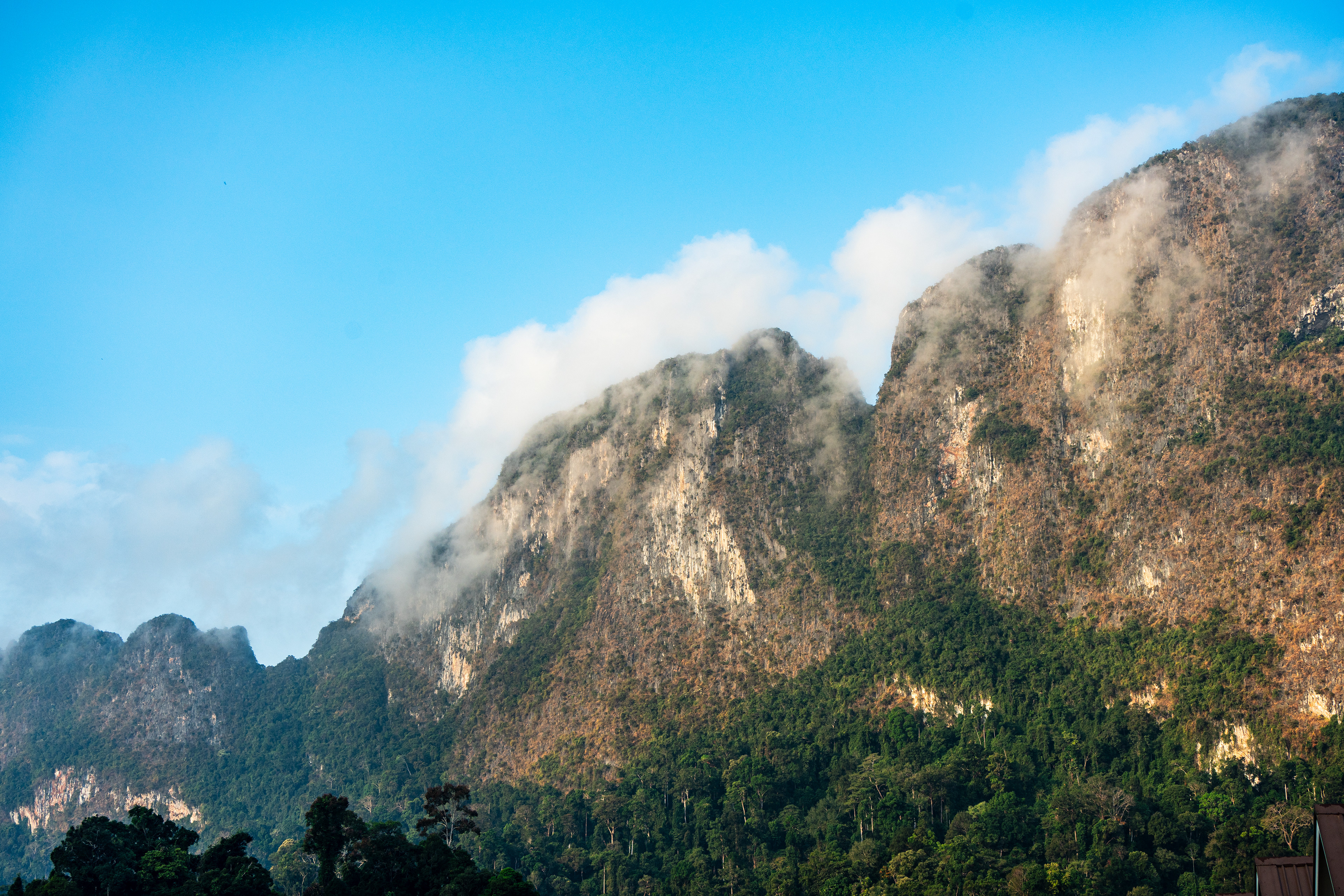 nuages sur les sommets