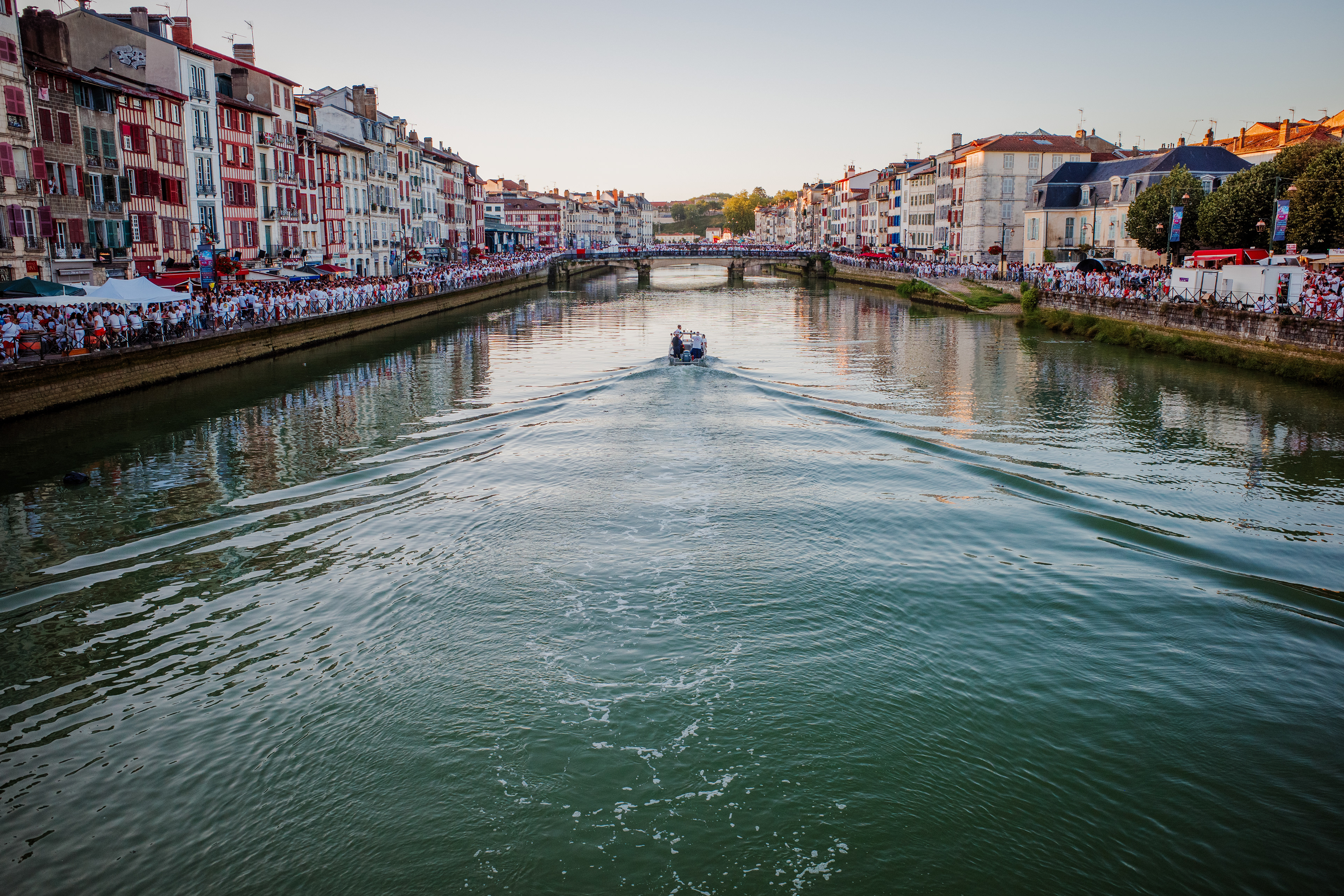 bateau sur la Nive à Bayonne