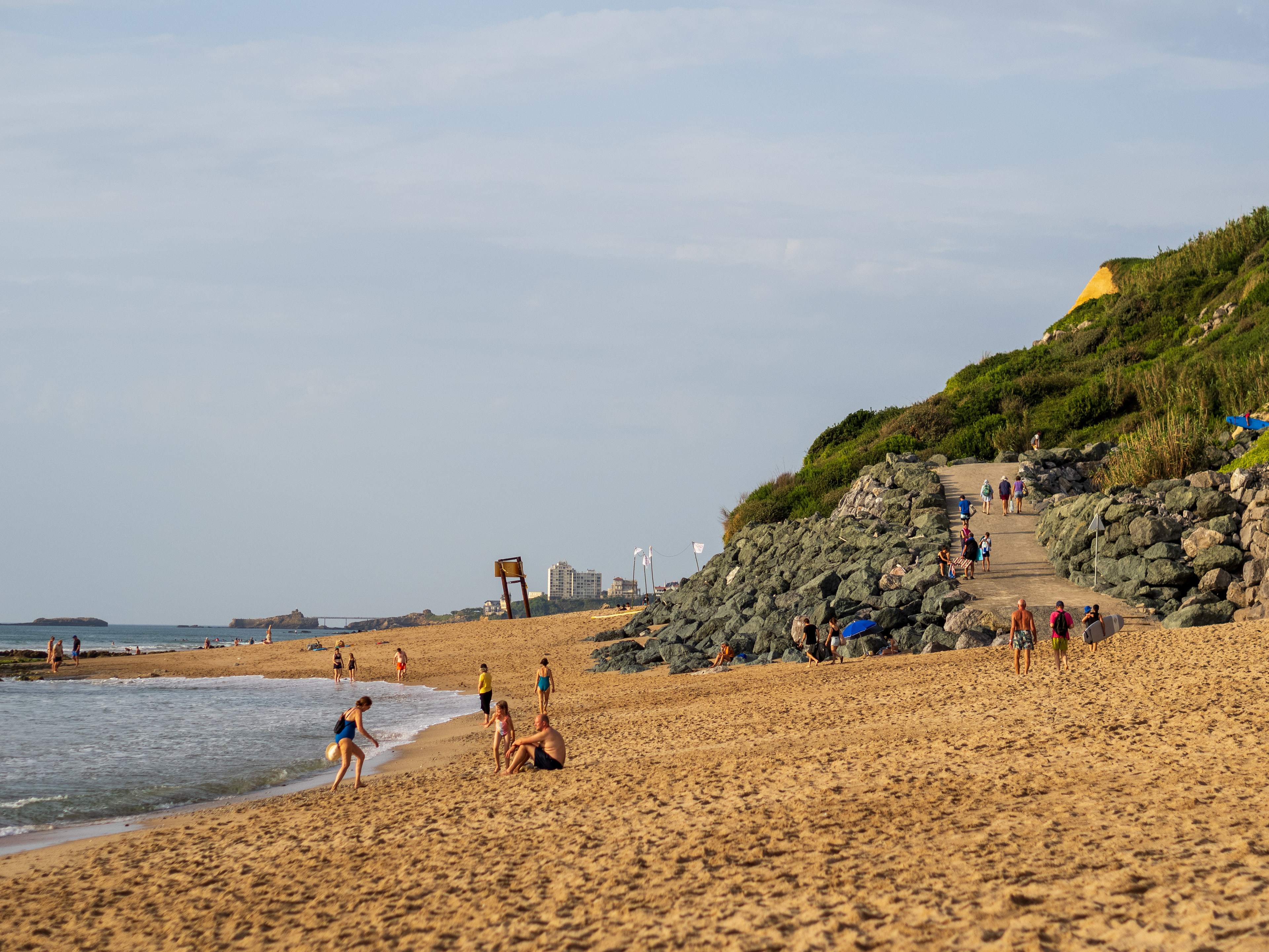 l'accès à la plage du Pavillon Royal