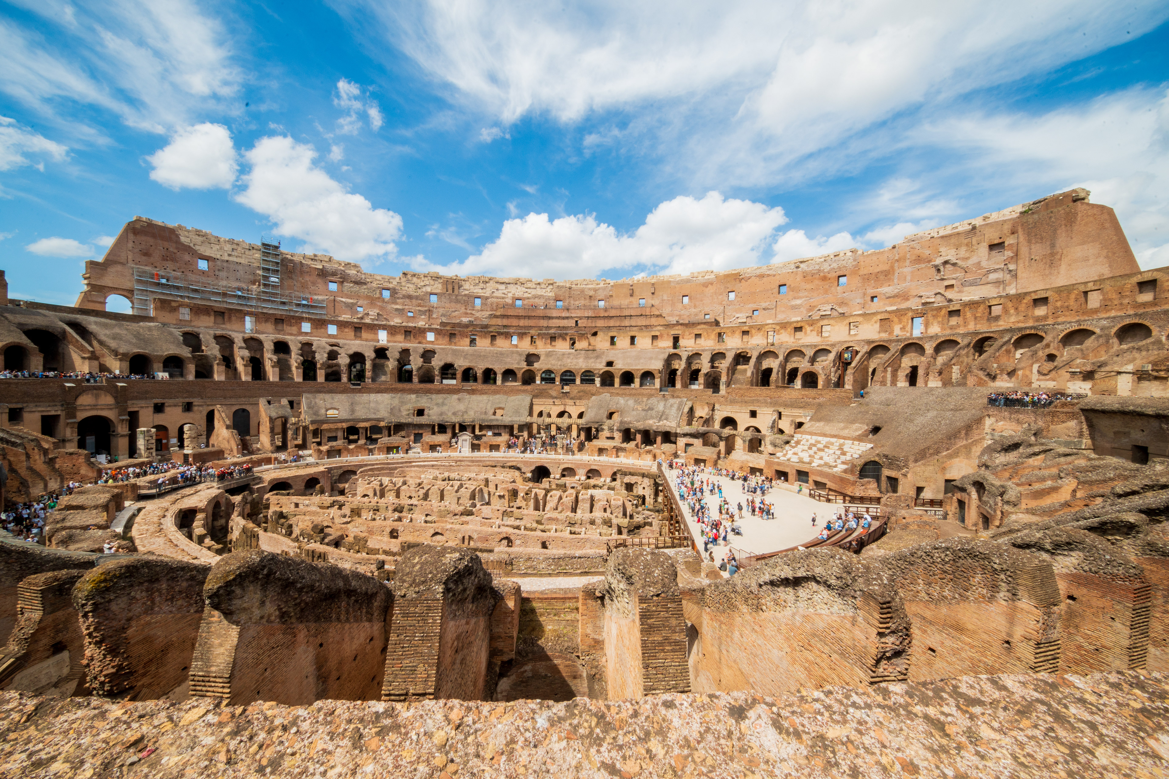 montage panoramique de l'intérieur du colisée